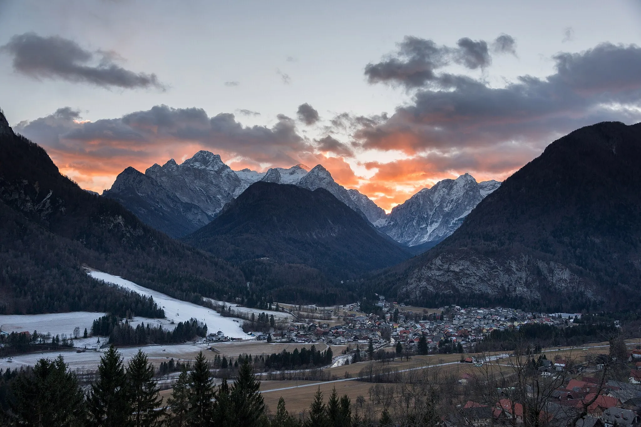 Photo showing: Mojstrana sunset.