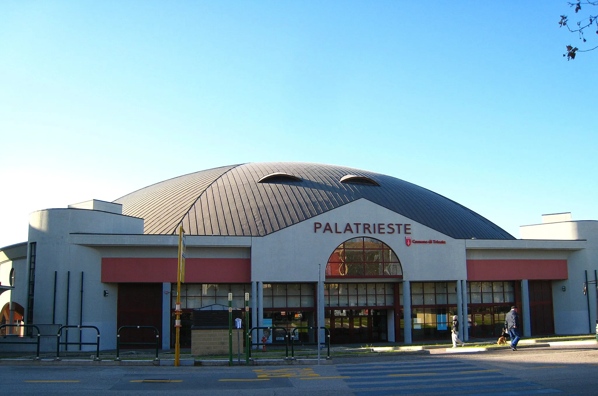 Photo showing: Il palazzetto dello sport di Trieste. Dicembre 2007