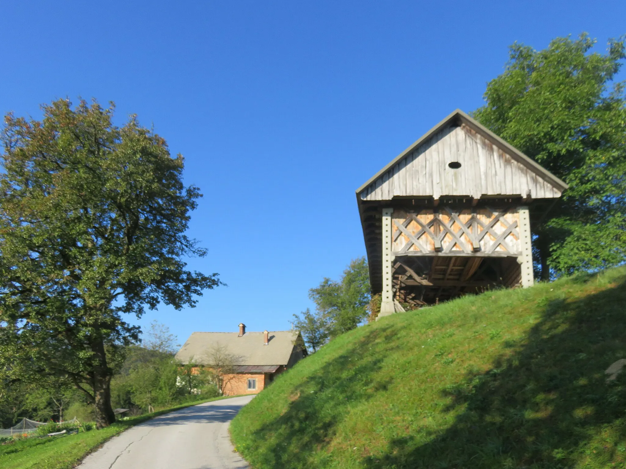 Photo showing: Lovsko Brdo, Municipality of Gorenja Vas–Poljane, Slovenia
