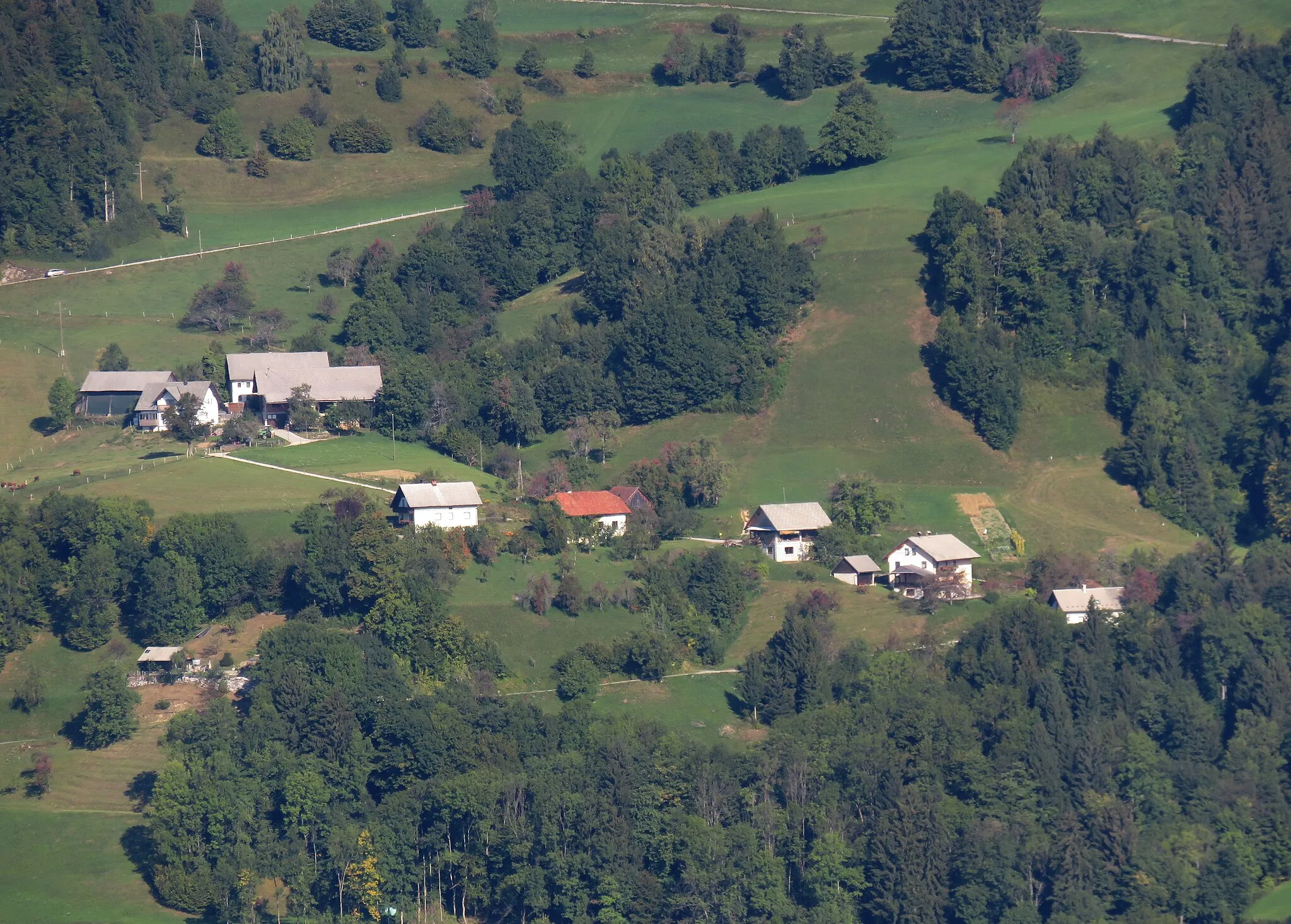 Photo showing: The hamlet of Polešica in Javorje, Municipality of Gorenja Vas–Poljane, Slovenia