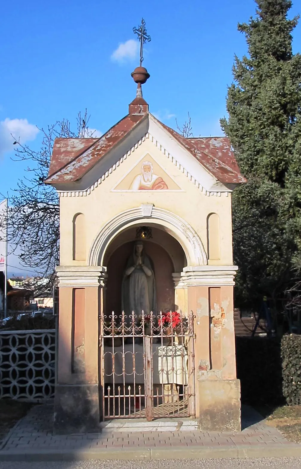 Photo showing: Wayside shrine in Goričane, Municipality of Medvode, Slovenia