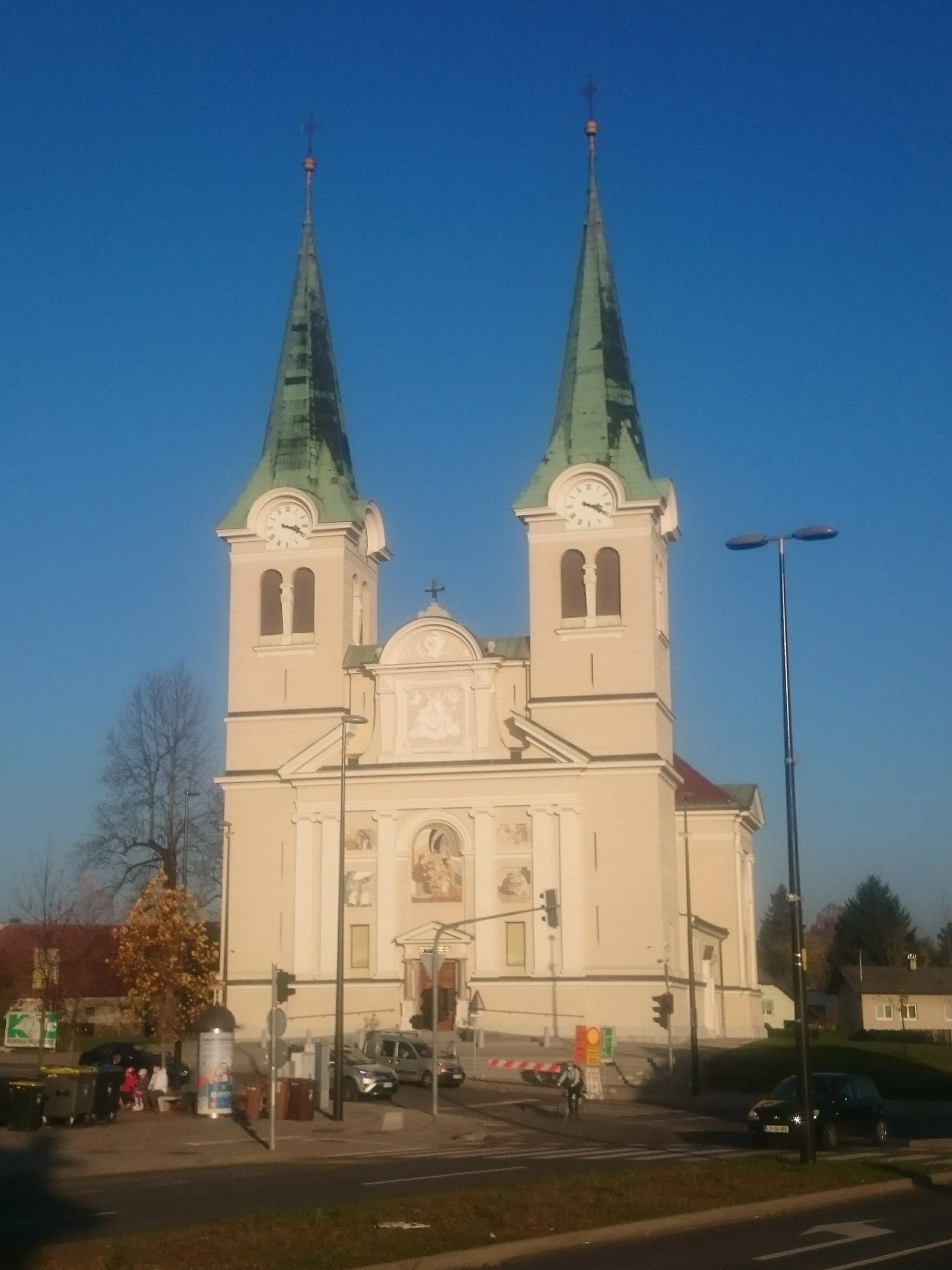 Photo showing: Assumption of Virgin Mary church in Ljubljana's district of Polje.