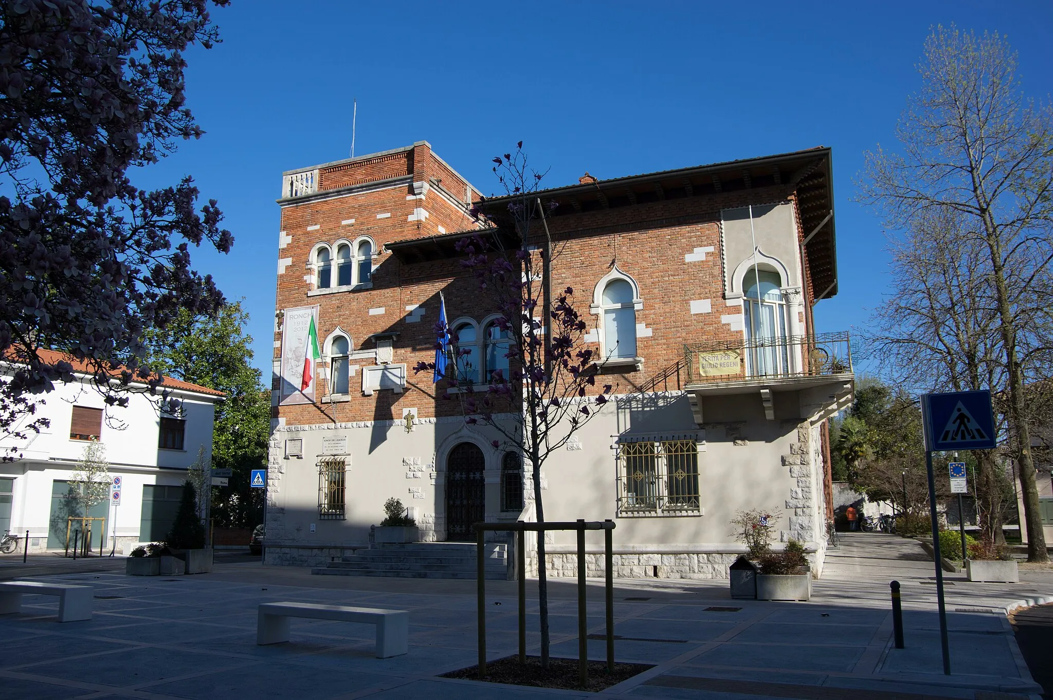 Photo showing: Ronchi dei Legionari in der Provinz Görz in Norditalien. Eine Villa in der Ortsmiite