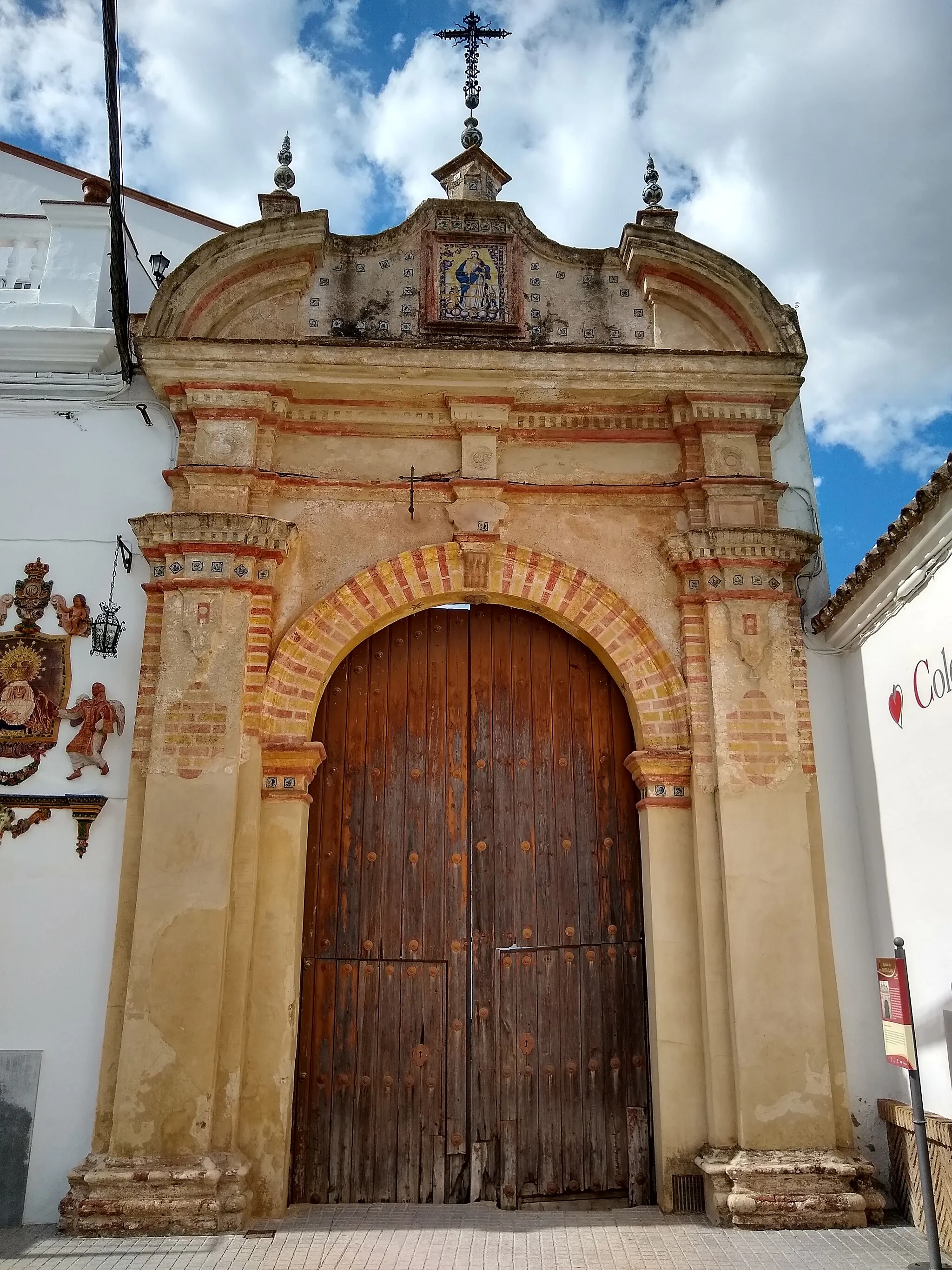Photo showing: Portada del antiguo Convento de Santa Clara, realizada en el siglo XVIII. Constantina, provincia de Sevilla, Andalucía, España.