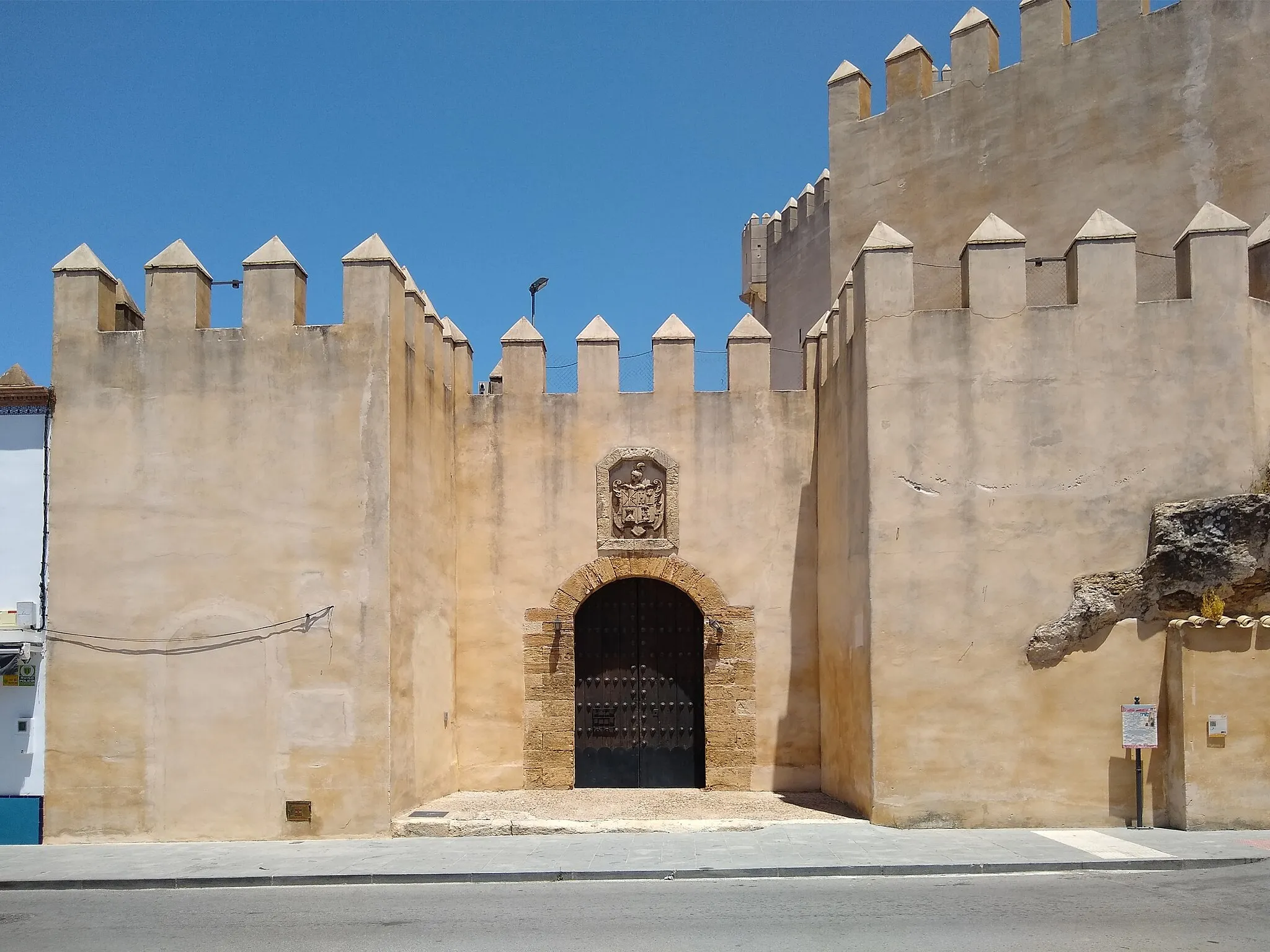 Photo showing: Castillo de Los Molares, provincia de Sevilla, Andalucía, España.