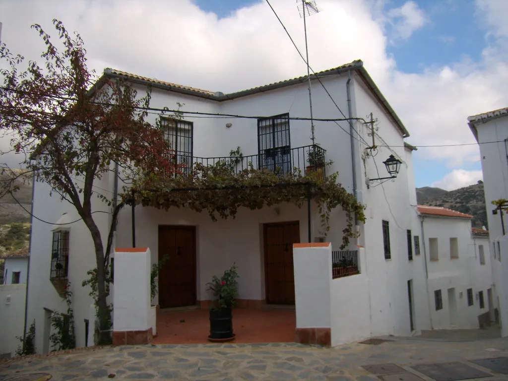 Photo showing: Casa particular en el municipio de Parauta, Málaga, España.
