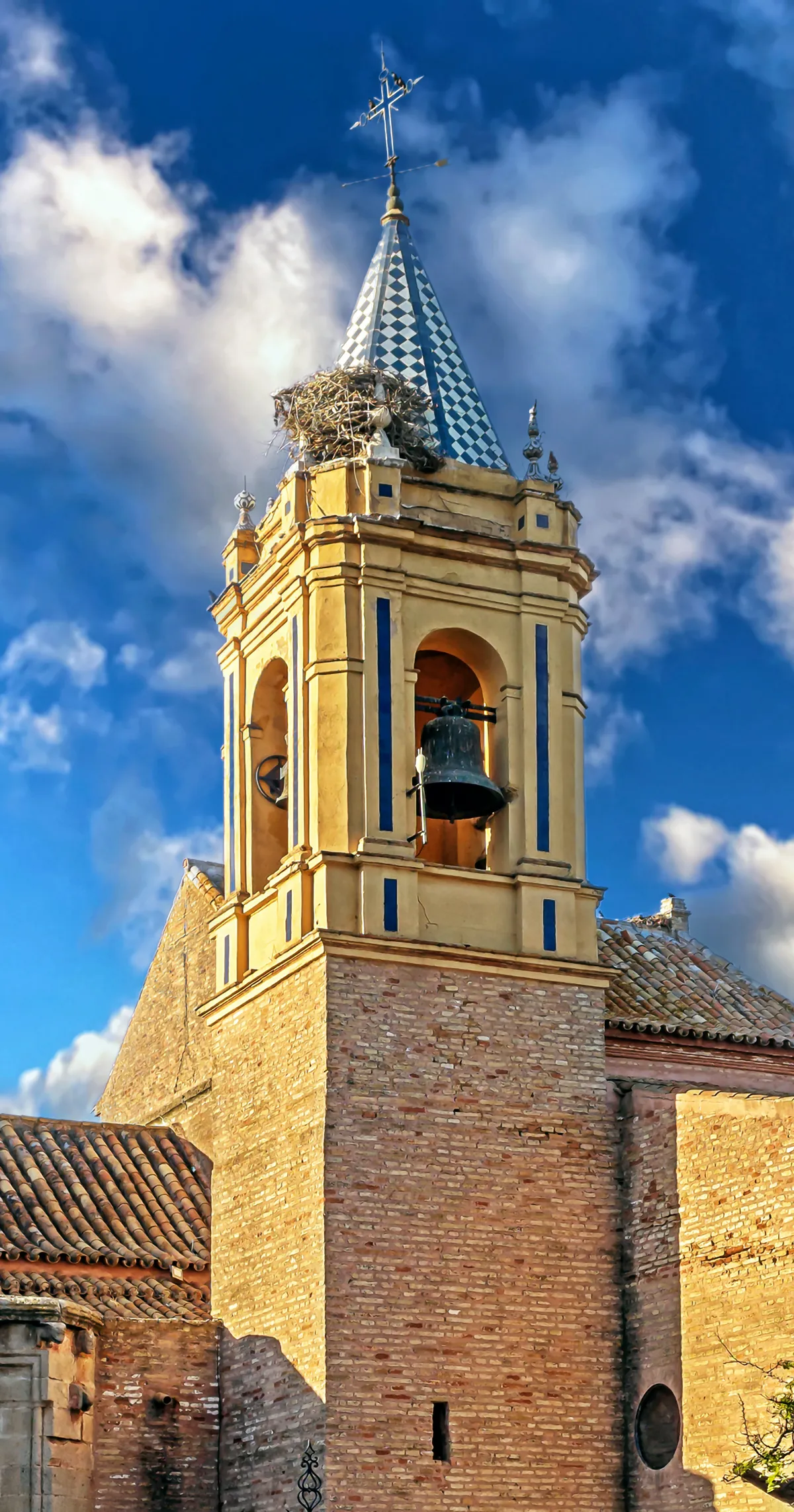 Photo showing: Torre y campanario de la Iglesia Parroquial de San Jorge mártir de Palos de la Frontera (Huelva)