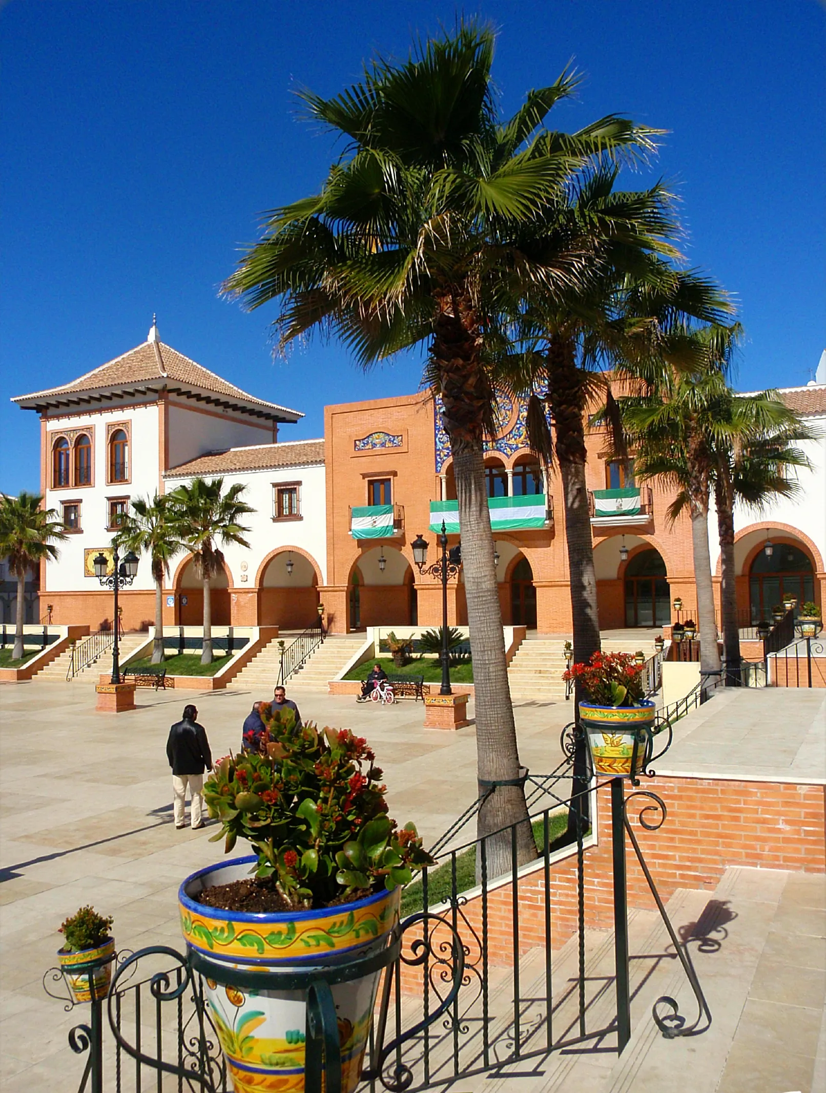 Photo showing: Vista de la plaza de España en Palos de la Frontera, provincia de Huelva.