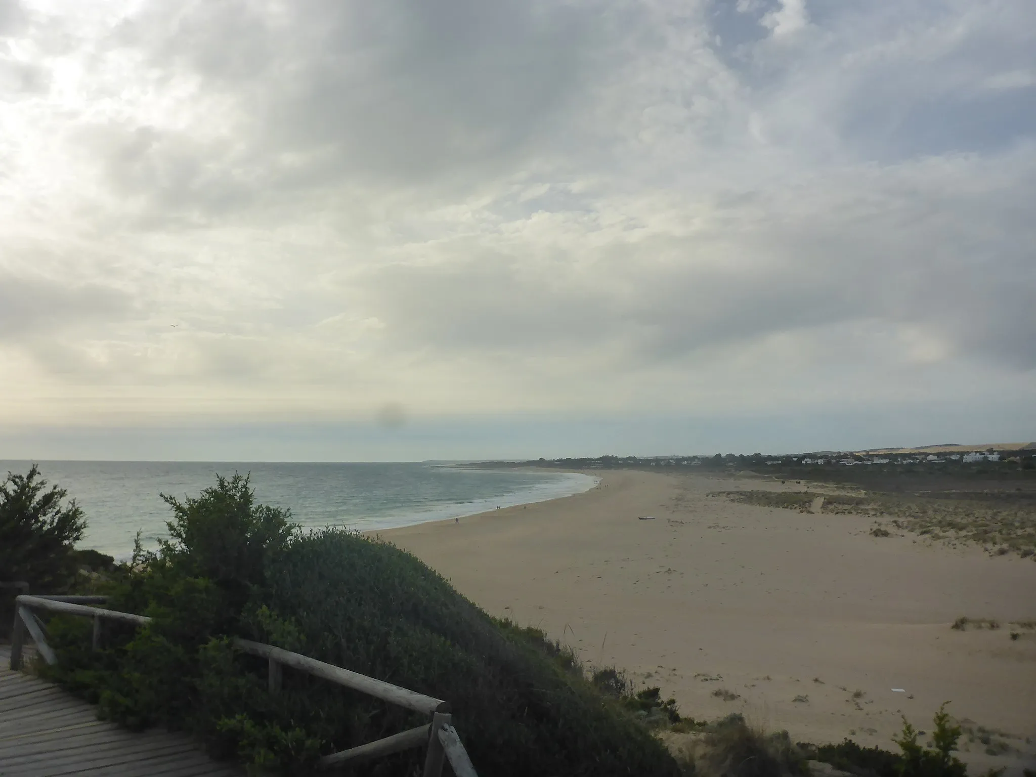 Photo showing: Playas de Zahora  (Barbate, España) desde la Torre de Trafalgar