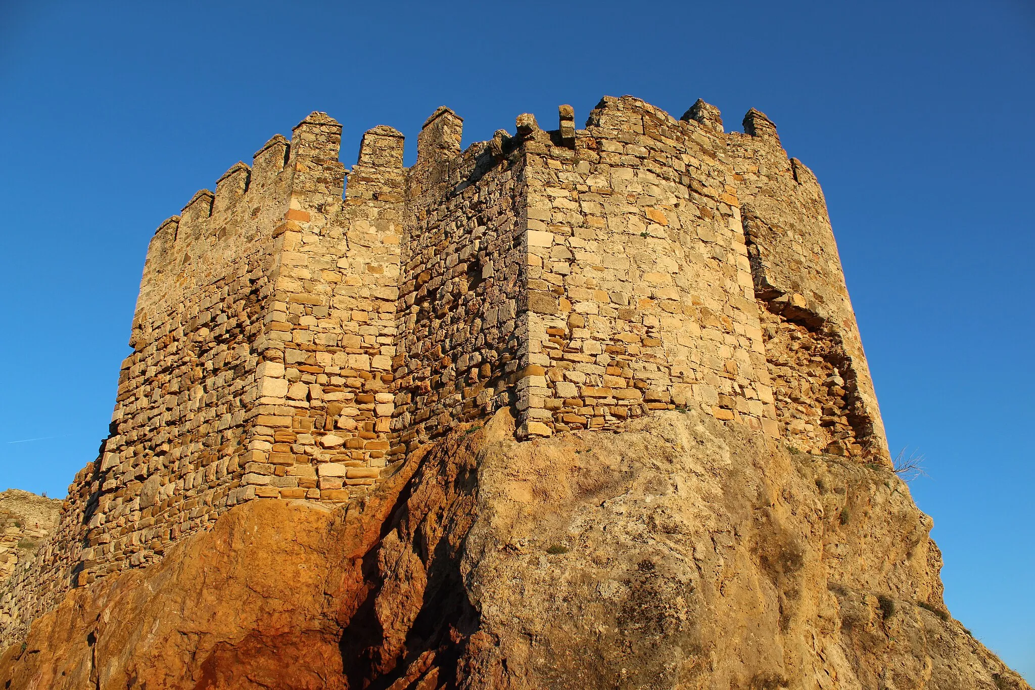 Photo showing: Esquina occidental del Castillo del Berrueco.