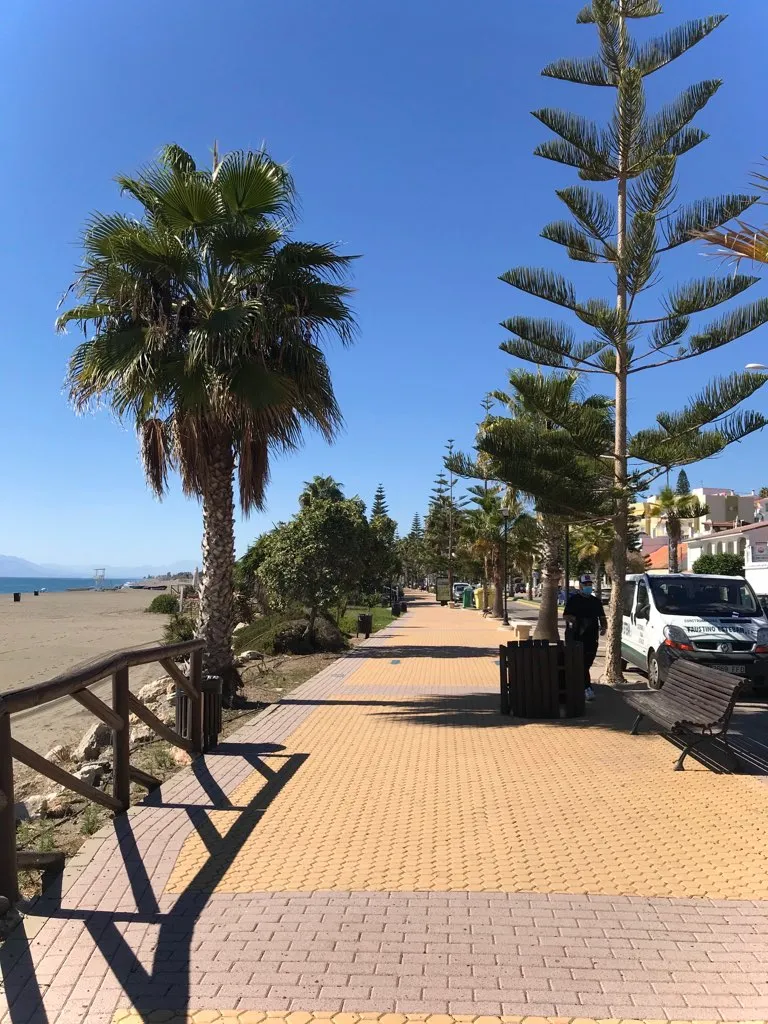 Photo showing: Sidewalk in main street