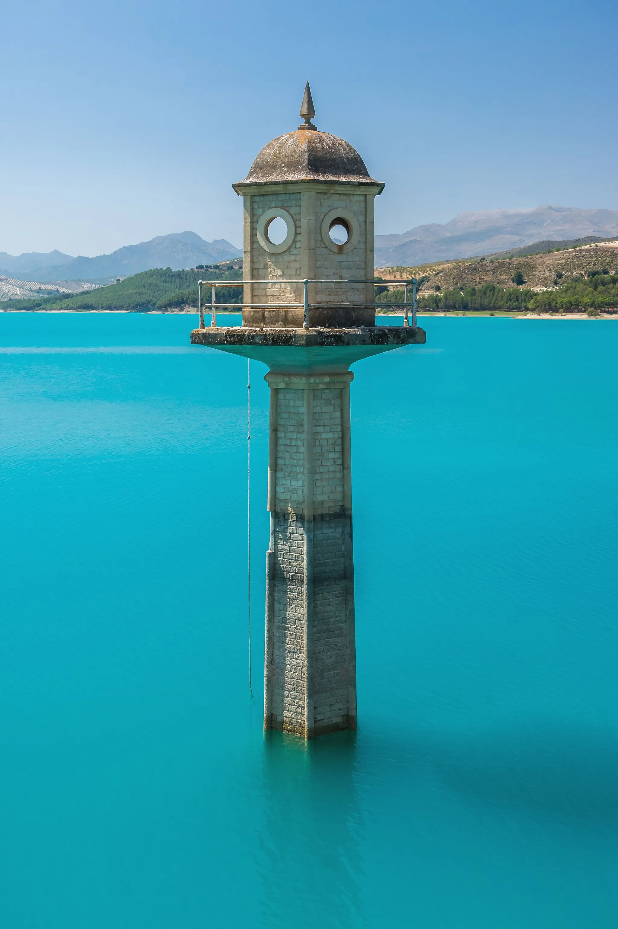 Photo showing: Watch tower of the dam, Embalse de los Bermejales, Arenas del Rey, Andalusia, Spain