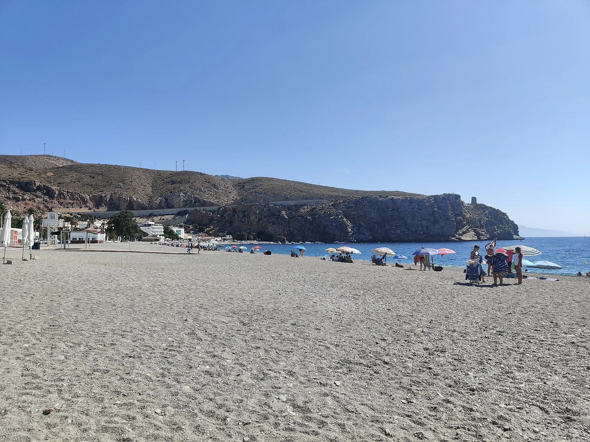Photo showing: Vista de la arena de la playa de Calahonda.