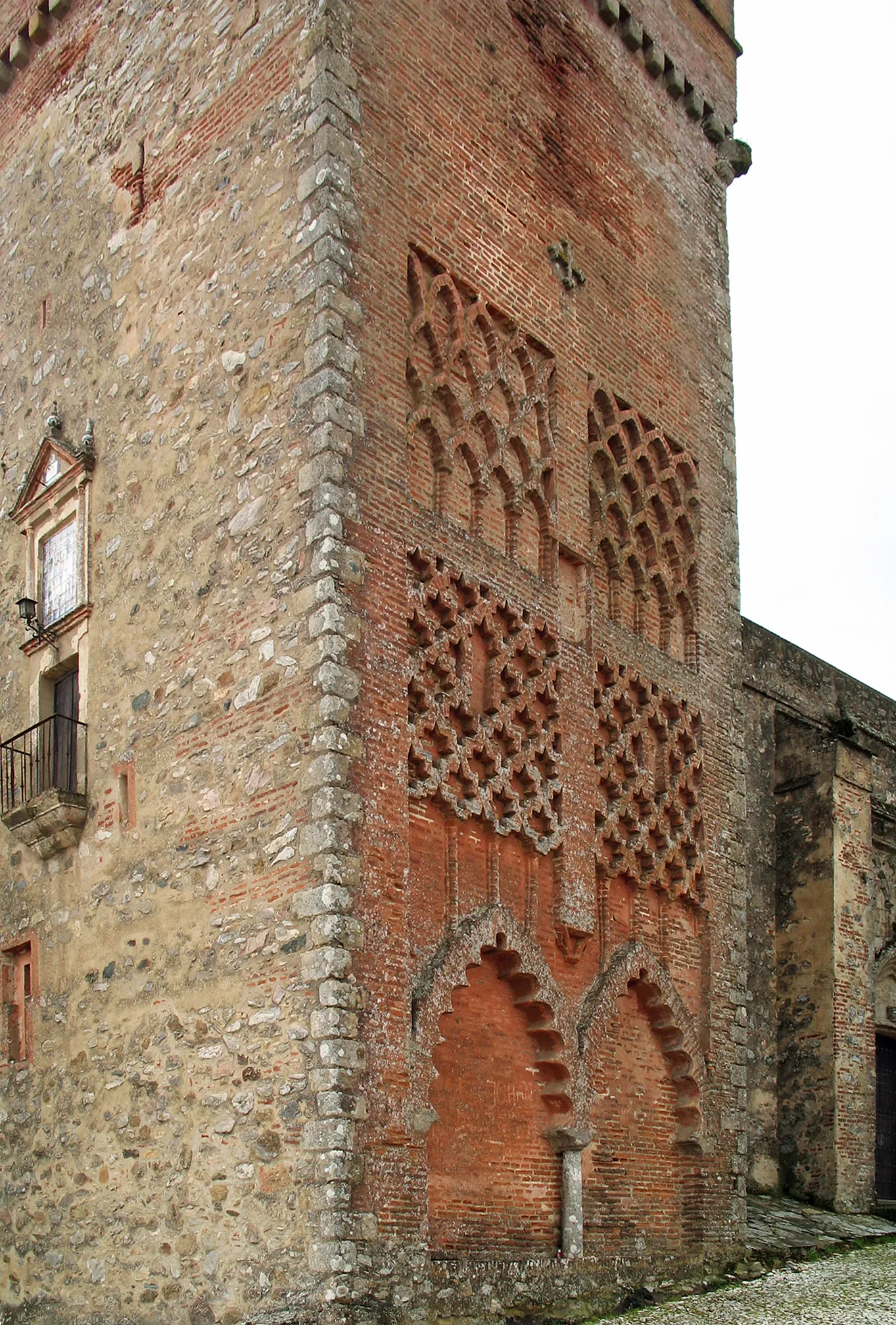 Photo showing: Aracena (province of Huelva, Andalusia, Spain): the fortress (castillo) - detail: the mudejar tower