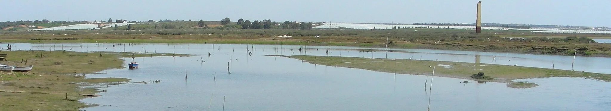 Photo showing: caño del puntal en Isla Cristina, PN marismas de Isla Cristina