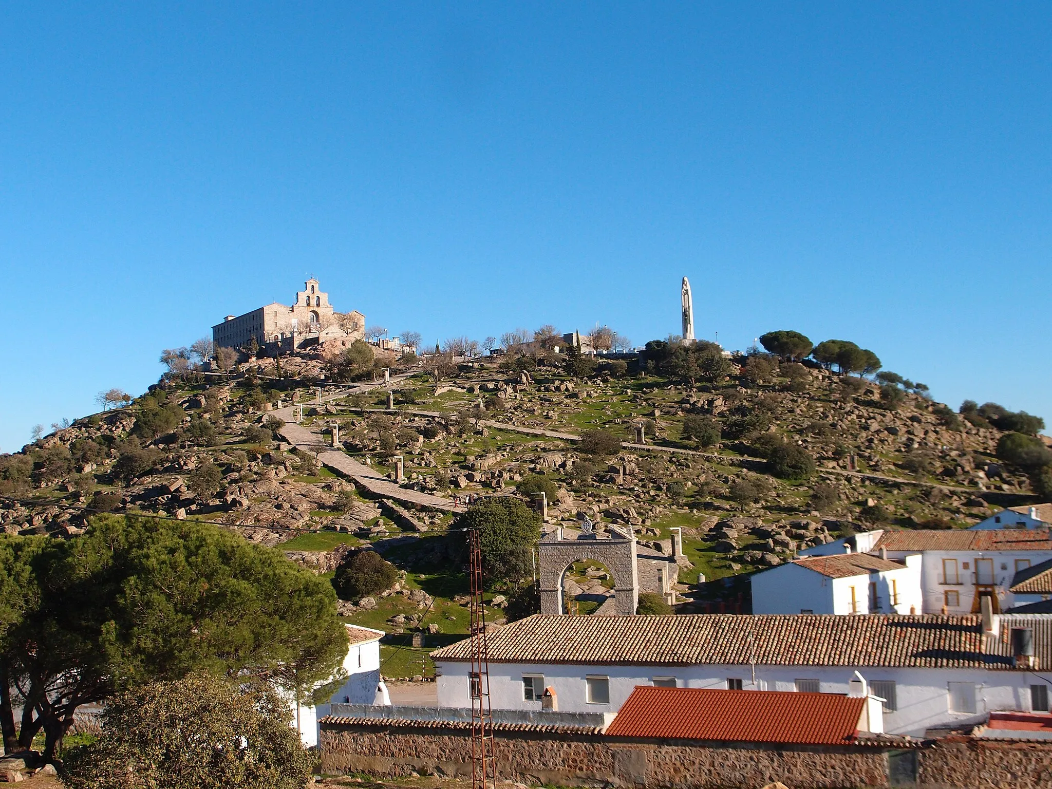 Photo showing: Vista general de la Basílica y Real Santuario de Nuestra Señora de la Cabeza.
