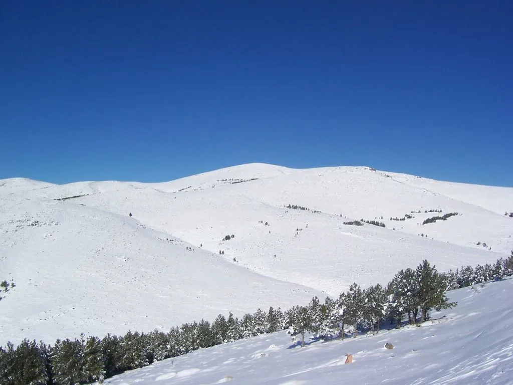 Photo showing: Los Morrones de Sierra de Gádor a reventar de nieve. Entre ellos el más destacado, Morrón de la launilla.