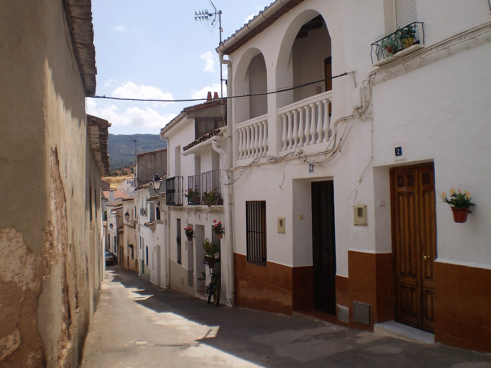 Photo showing: Calle Albaicín, en Génave, Jaén, España.