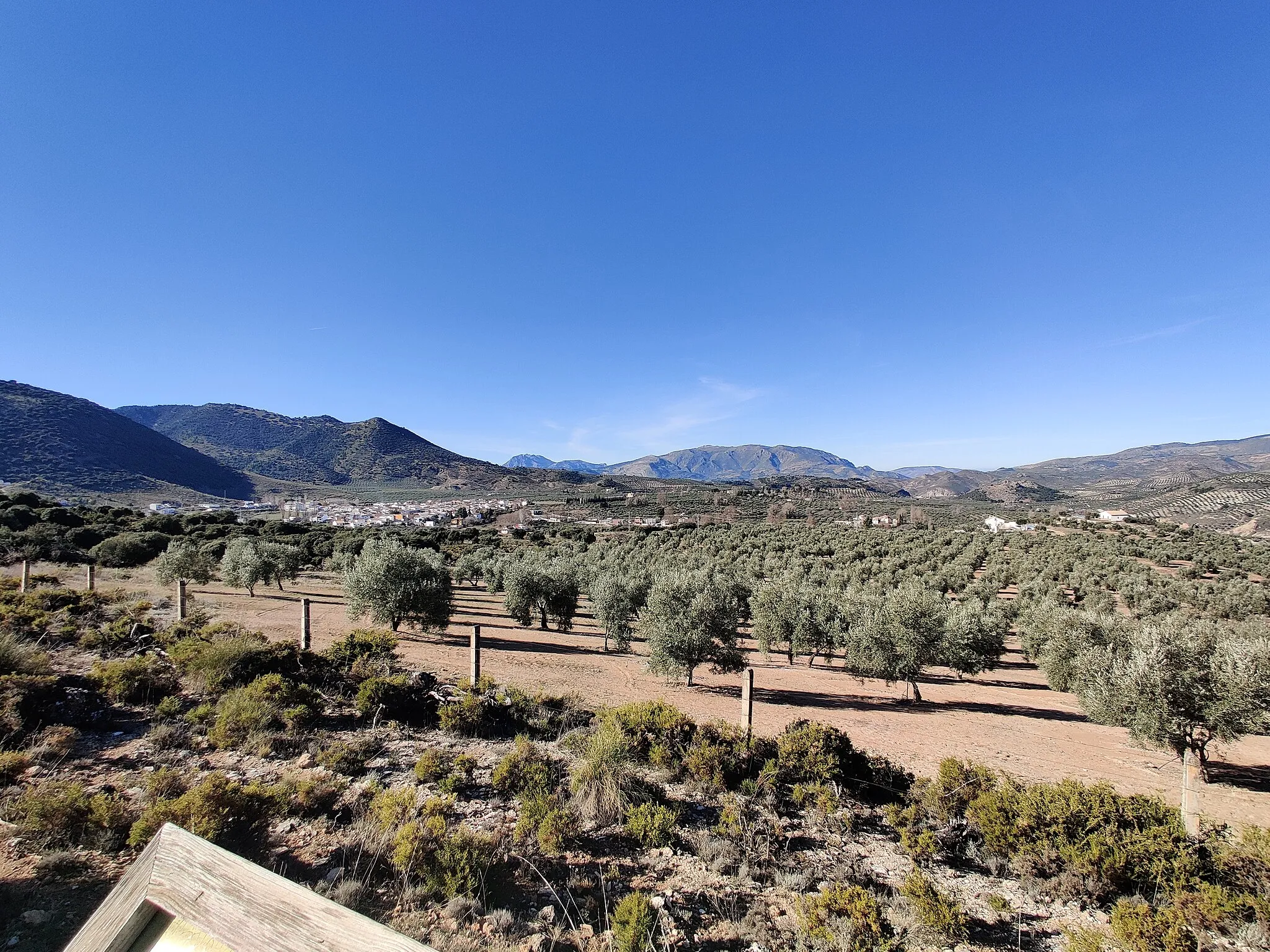 Photo showing: Vista de Arbuniel, en Sierra Mágina.