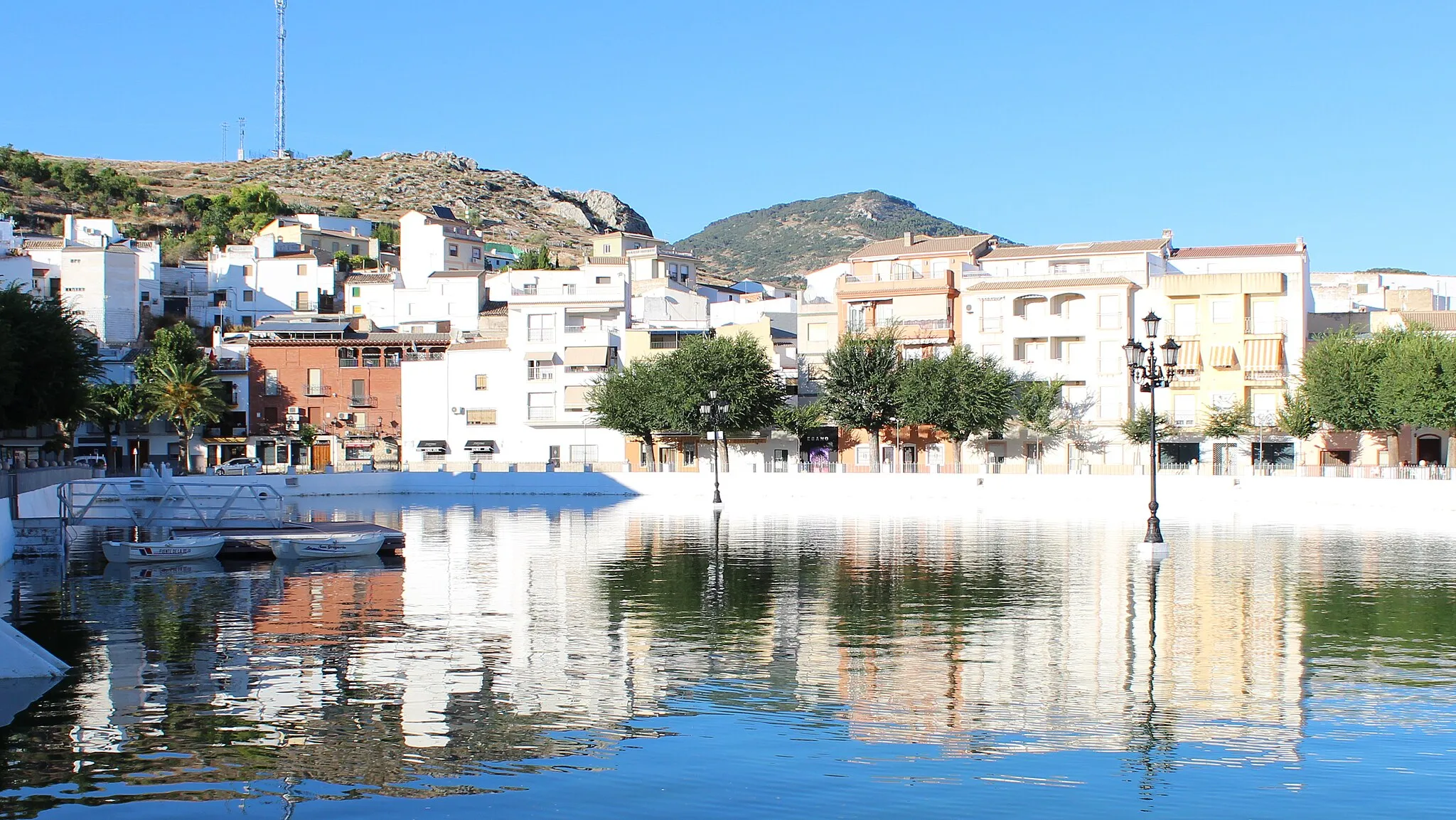 Photo showing: Vista de la Charca de Pegalajar, una tarde de verano.