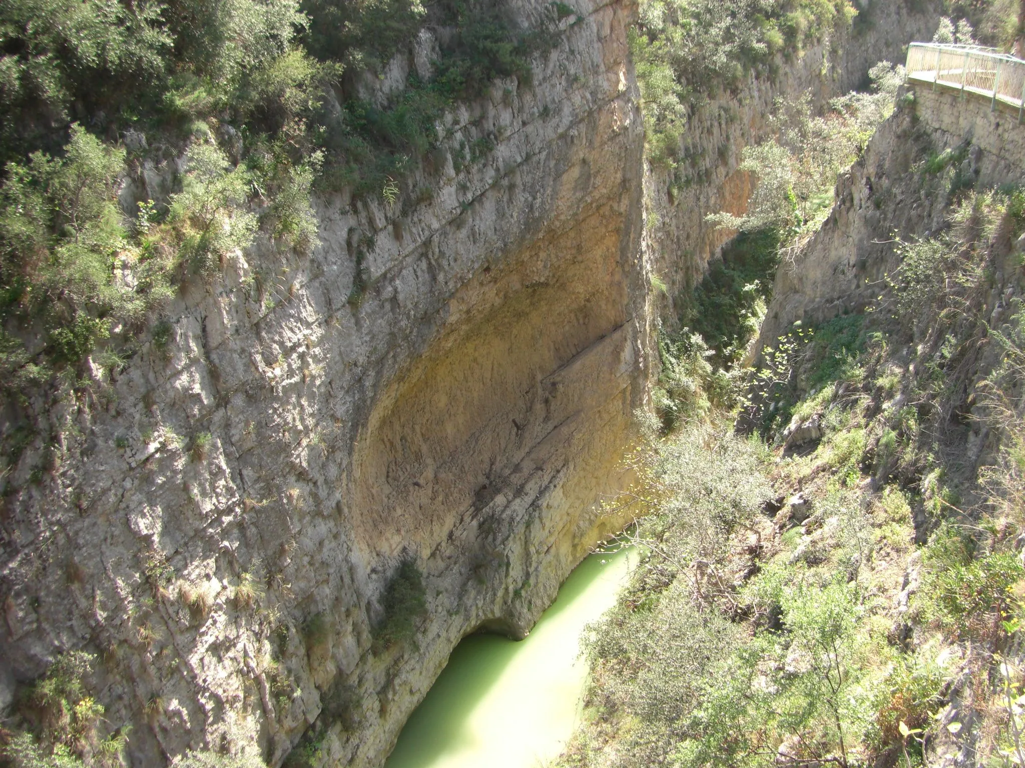 Photo showing: Vista de los cañones del Puente de la Sierra. Río Eliche