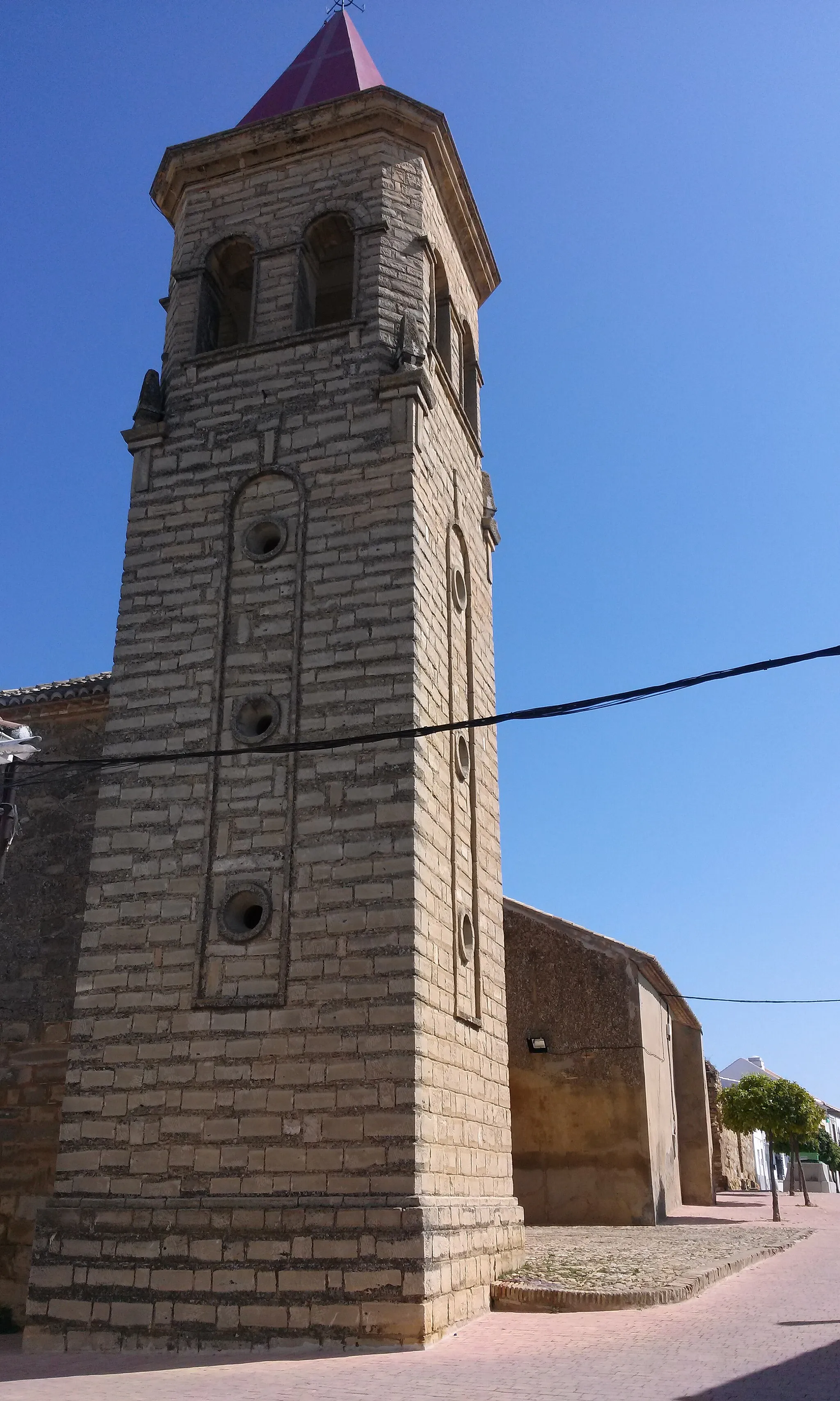 Photo showing: Vista de la torre de la iglesia de Nuestra Señora María Consolación, Lahiguera.