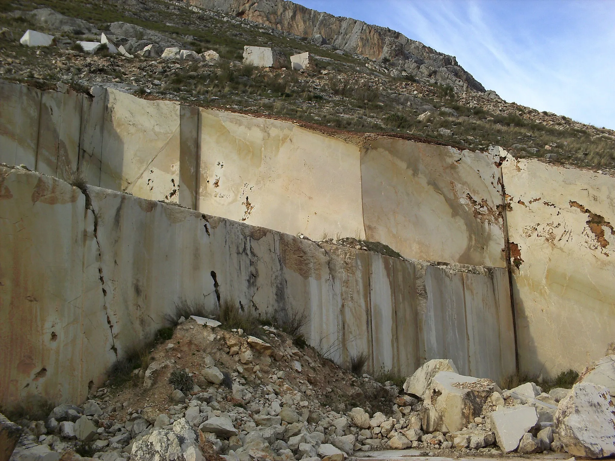 Photo showing: Canteras del cerro de la Fuente de la Peña, en Jaén.