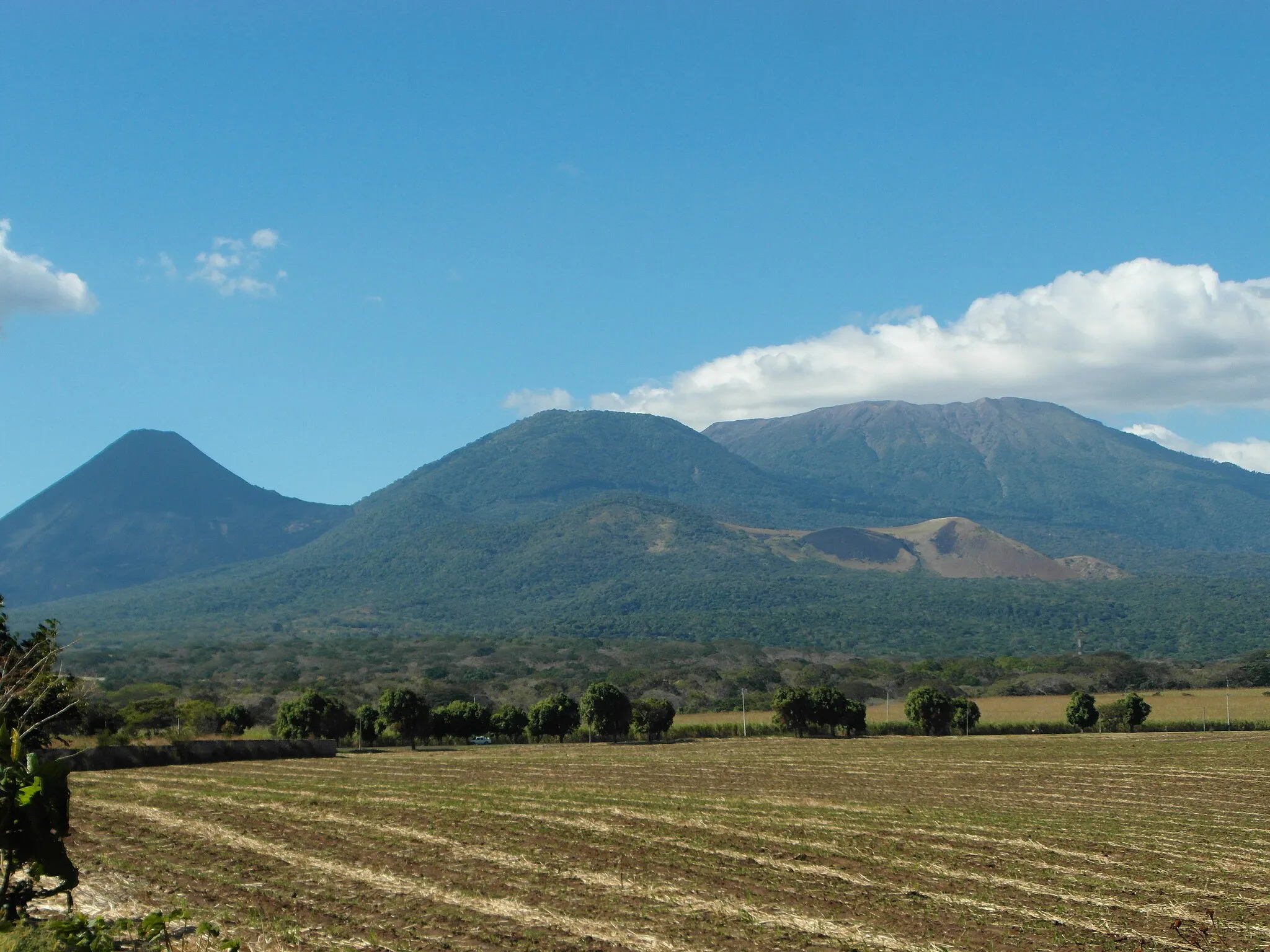 Photo showing: Tres volcanes al fondo
