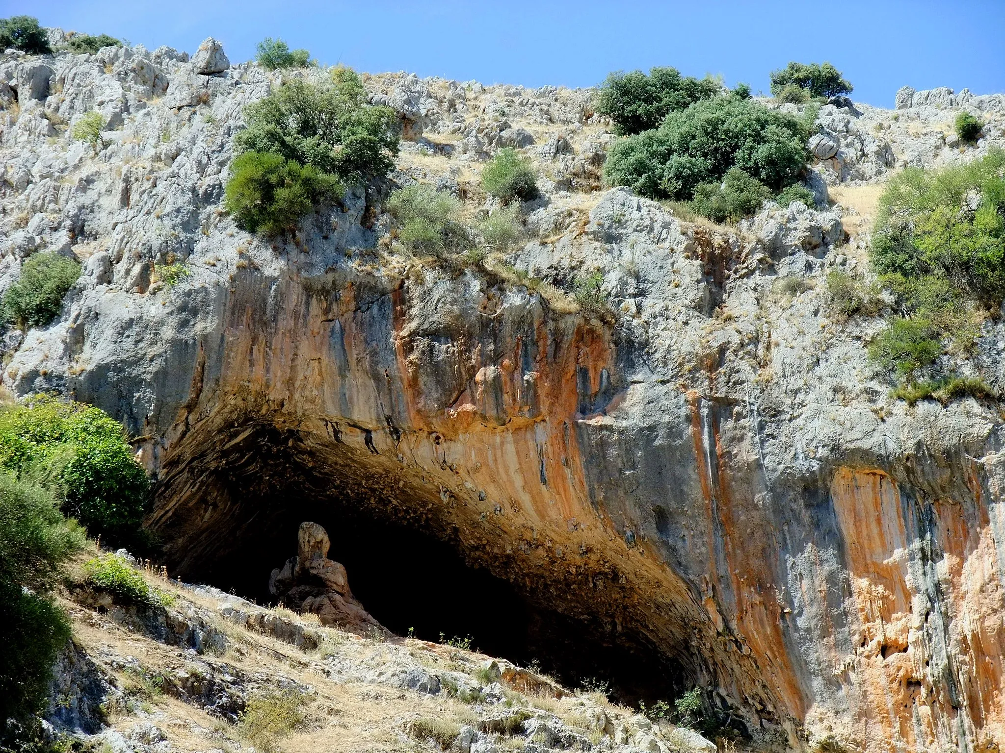Photo showing: Cueva de los Murciélagos (Eye of the moor) - Cave near Zuheros in Spain