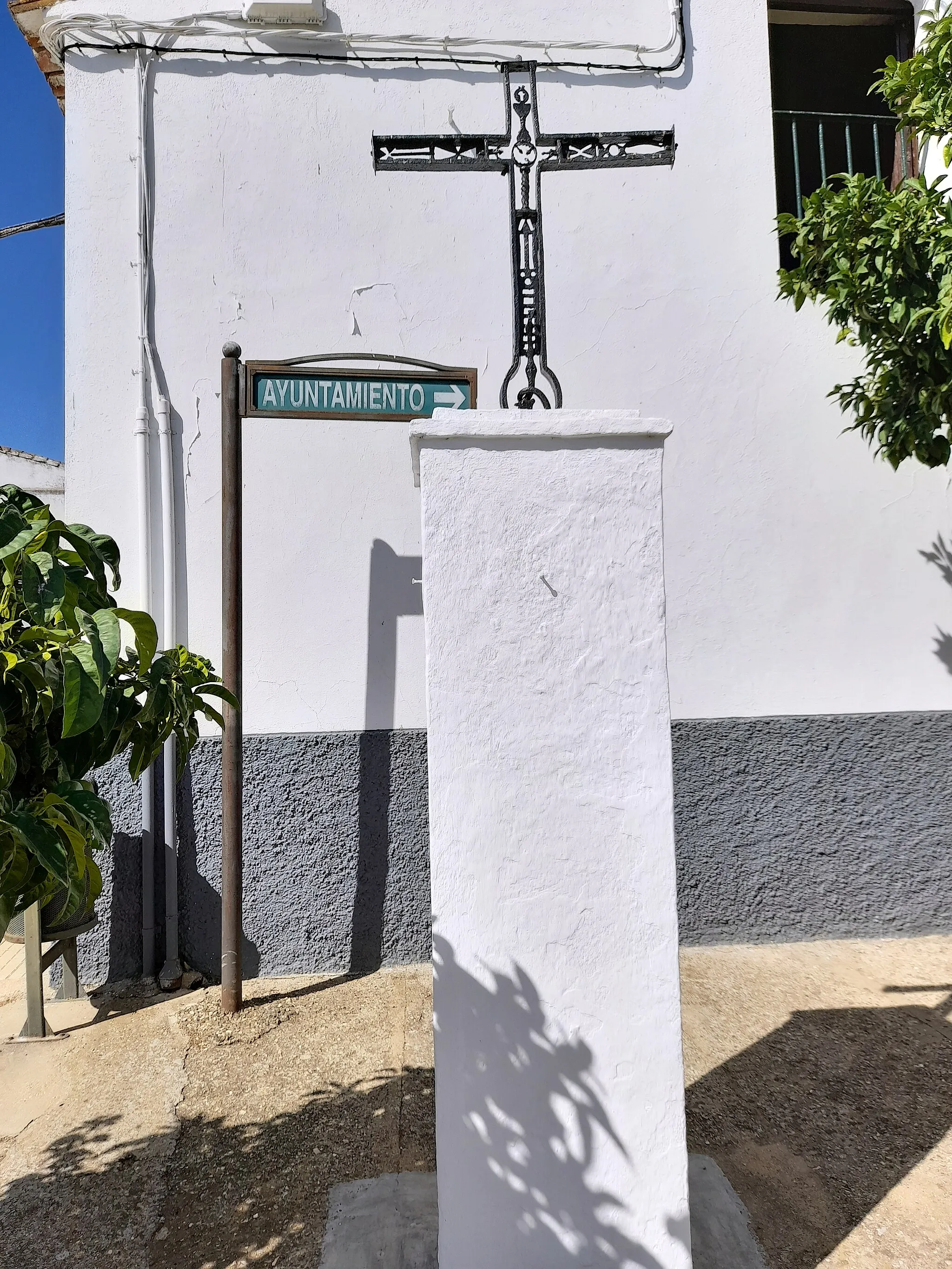 Photo showing: Cruz de hierro en El Madroño
