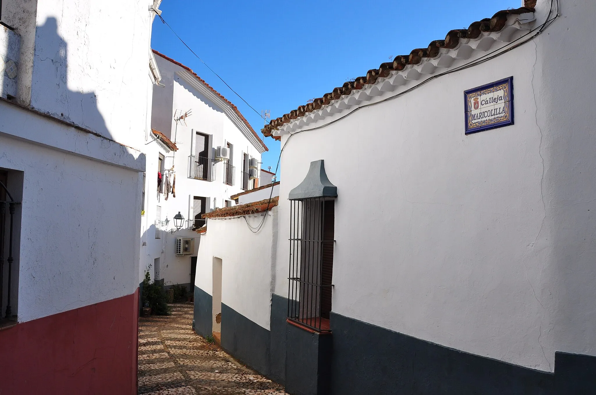 Photo showing: Street in Cortelazor, Huelva, Spain