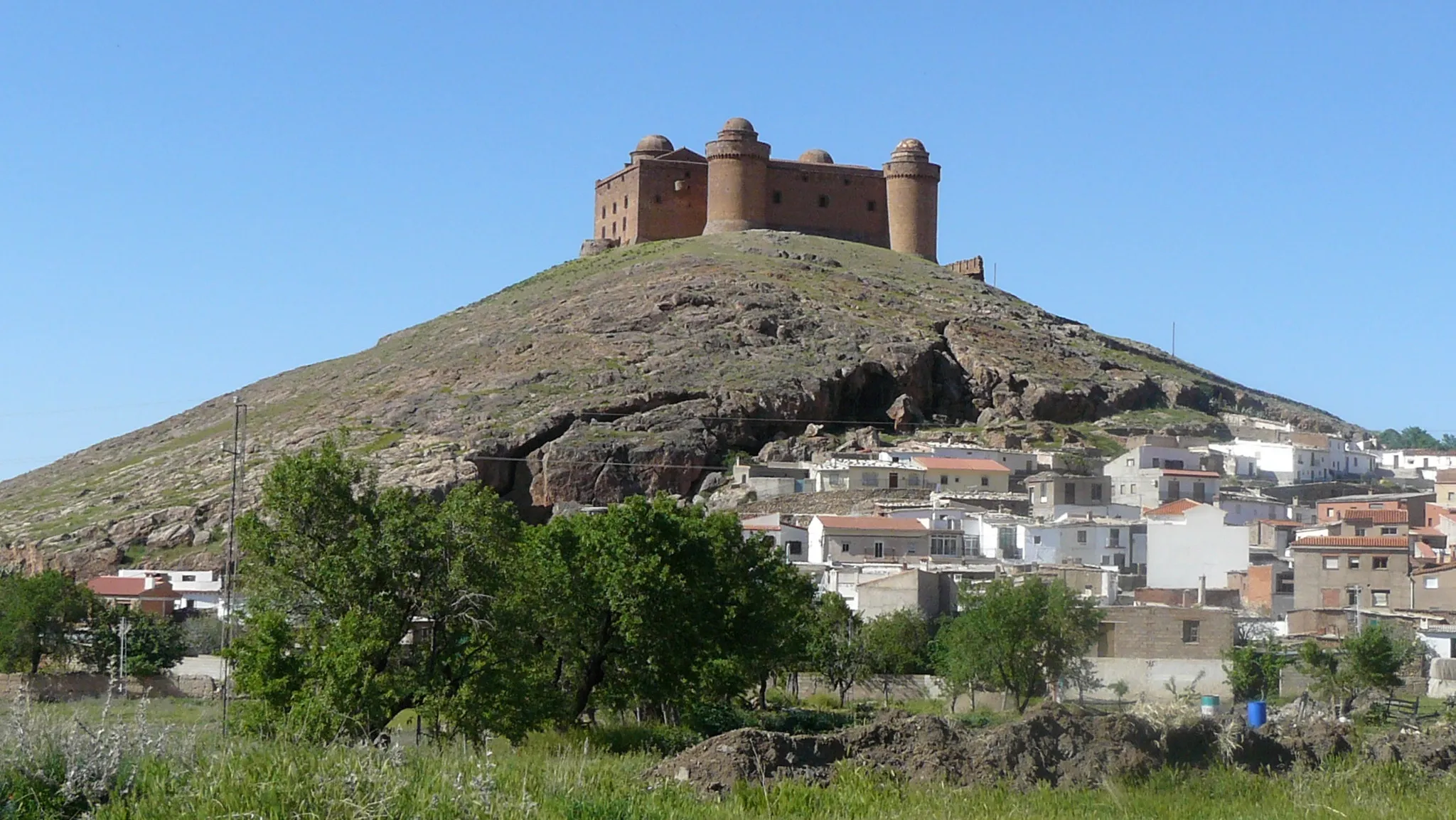 Photo showing: Castillo de la Calahorra y parte de la Calahorra, Granada, España.