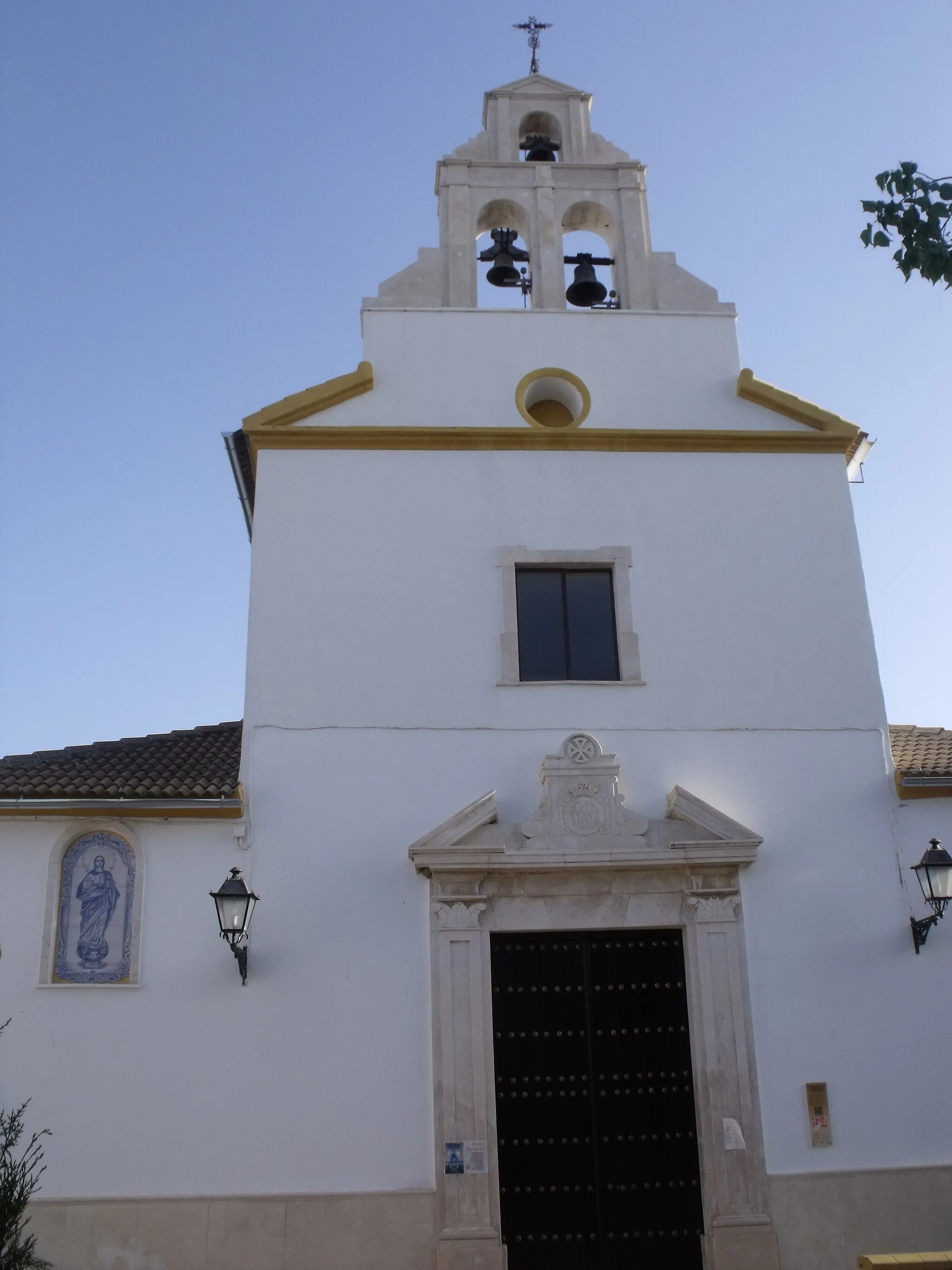 Photo showing: Fachada de la Iglesia Parroquial