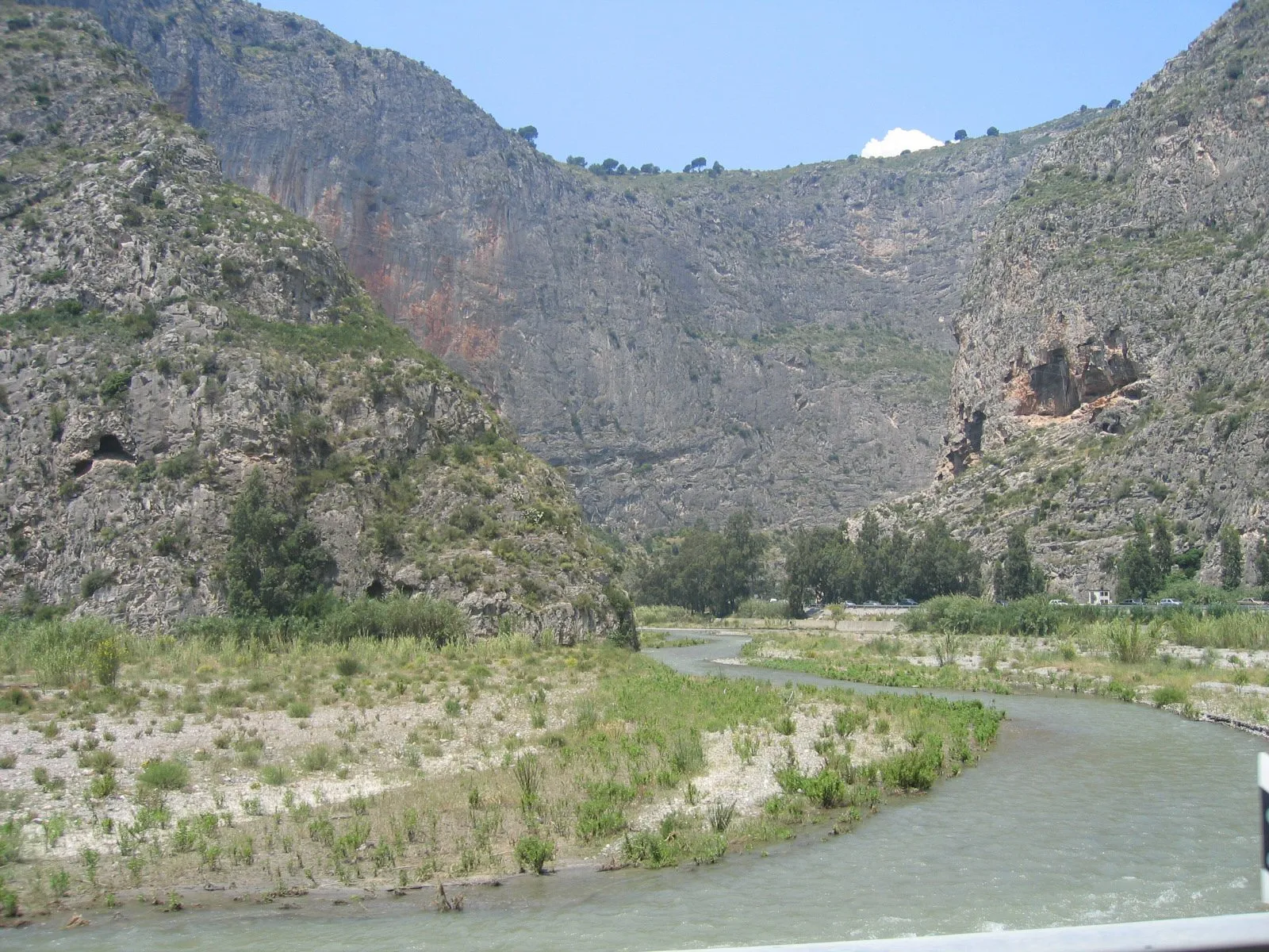 Photo showing: Garganta del río Guadalfeo - Granada
