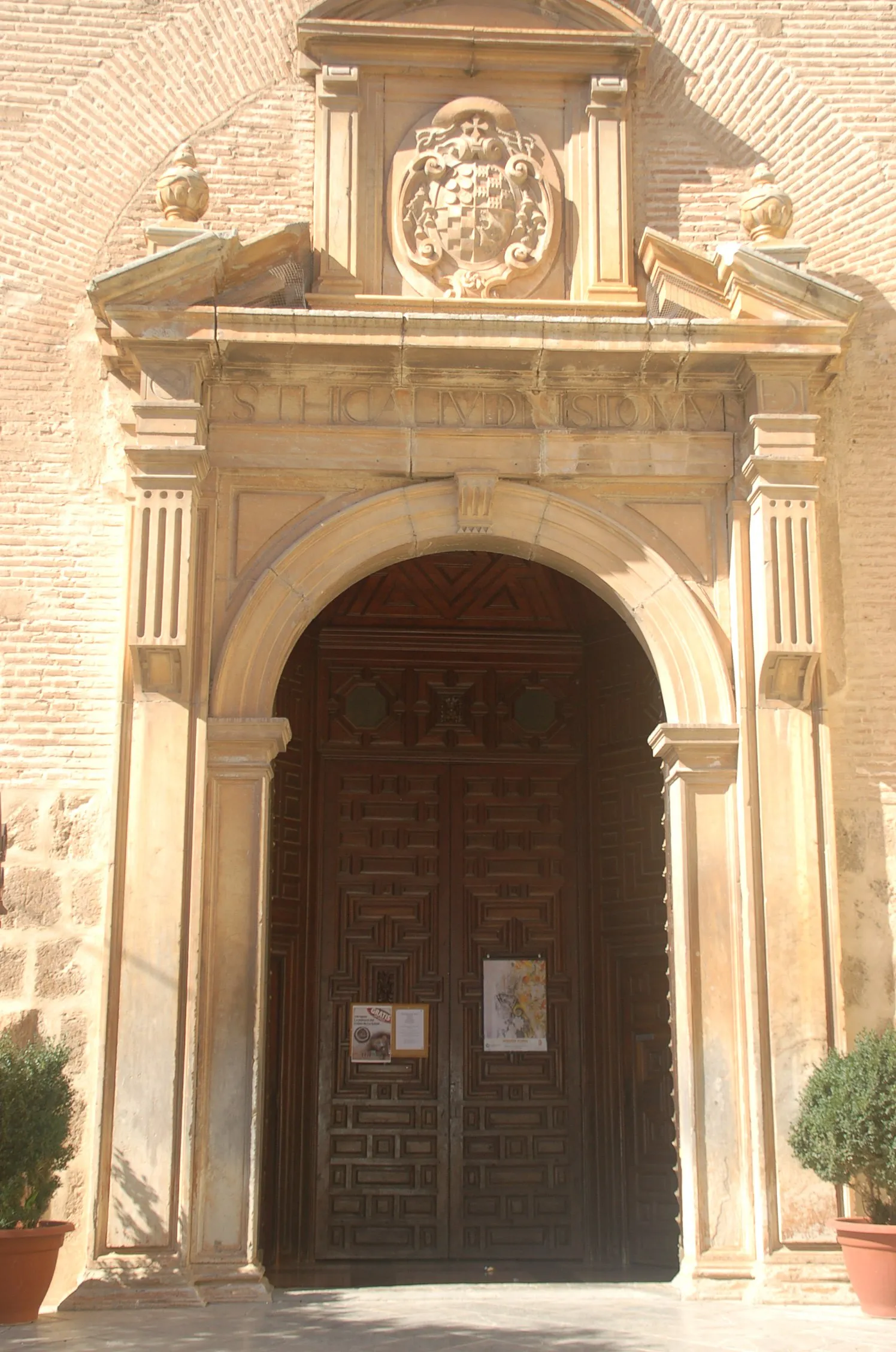 Photo showing: Iglesia que pertenece a la arquitectura mudéjar granadina. Construida a finales del siglo XVI. Es una de las últimas Iglesias en conservar con todos los valores artísticos de la tradición mudéjar.