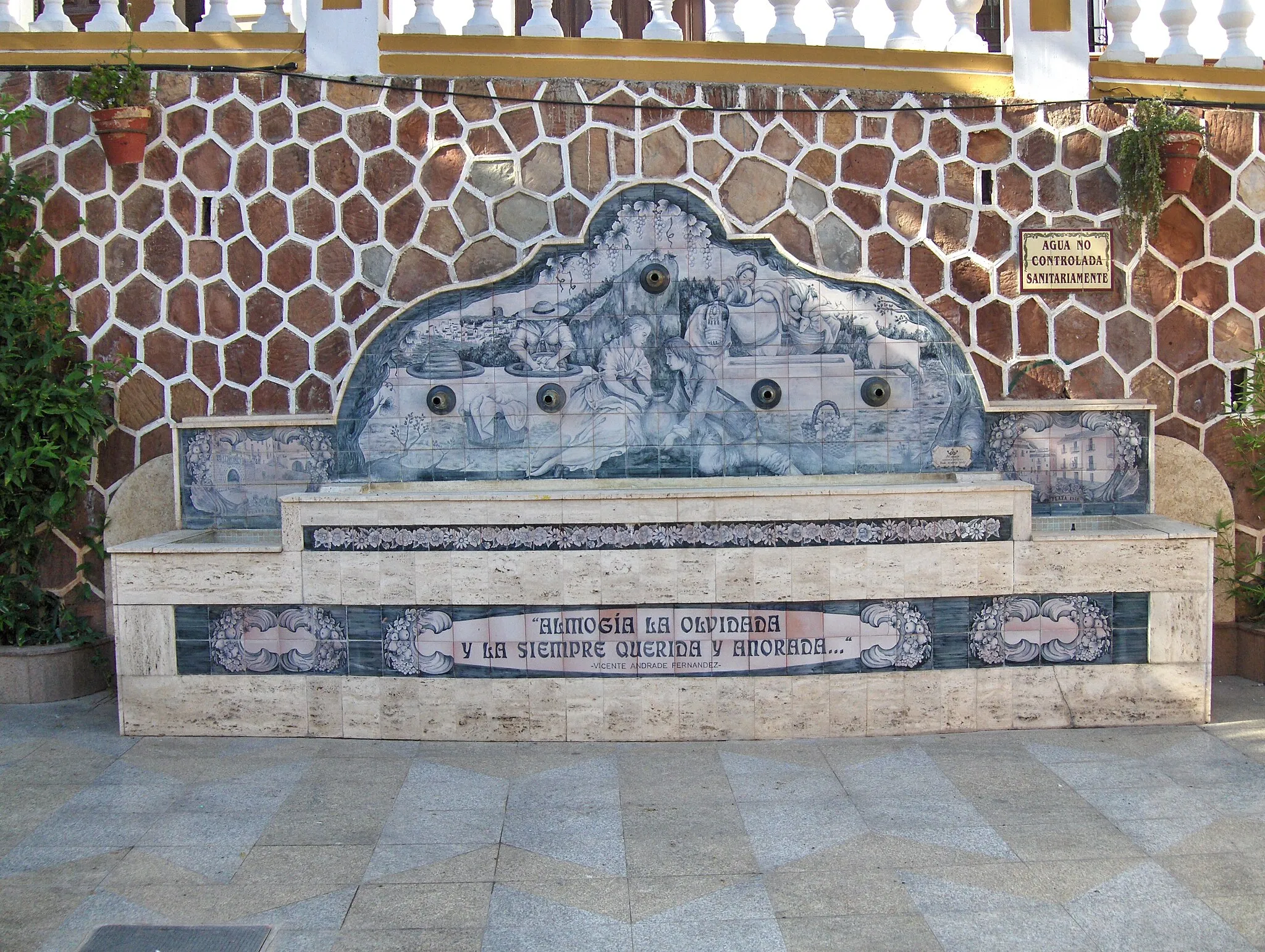 Photo showing: Fountain in Almogía.