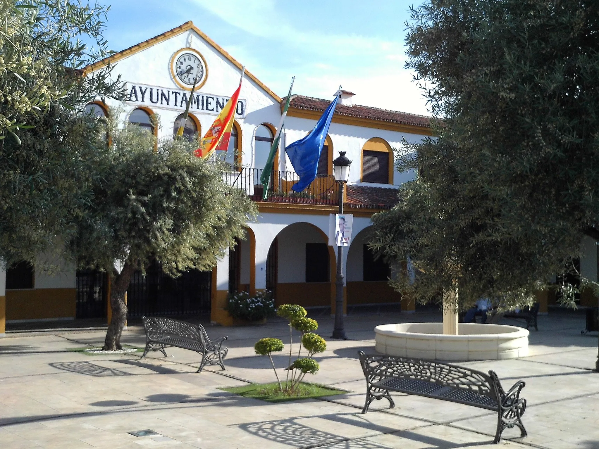 Photo showing: Plaza de Andalucía de Bormujos, donde se encuentra el ayuntamiento