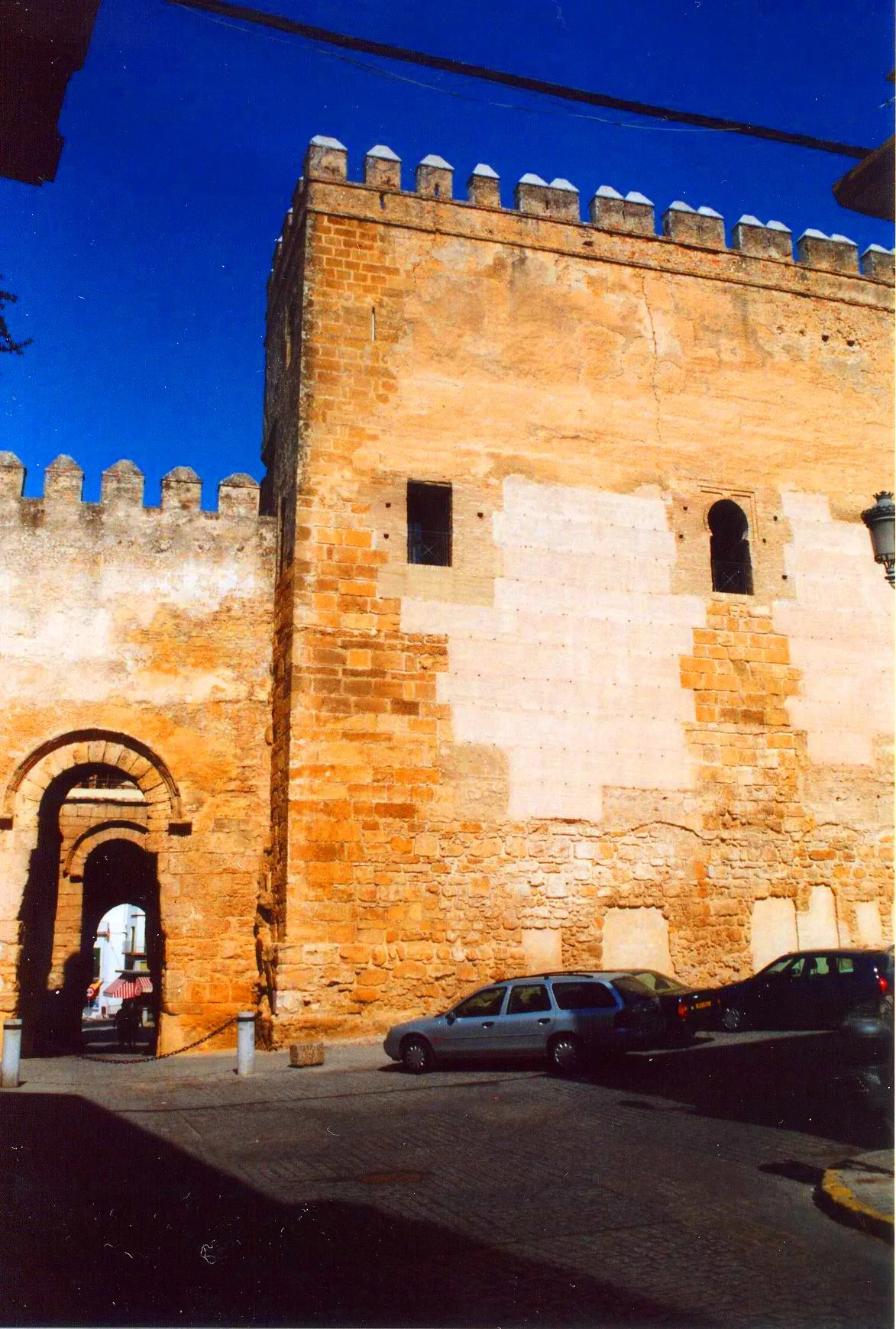 Photo showing: Puerta de Sevilla