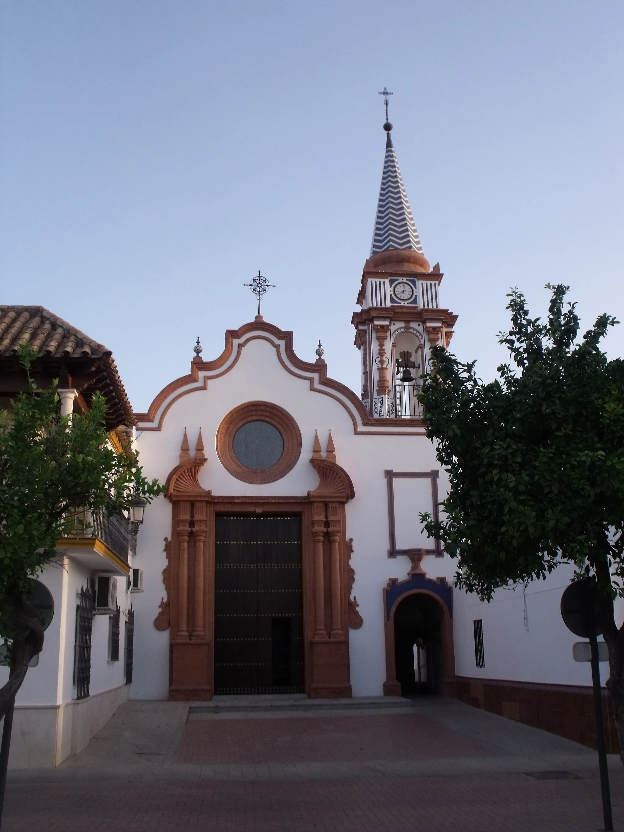 Photo showing: Vista general de la iglesia de Santa Ana