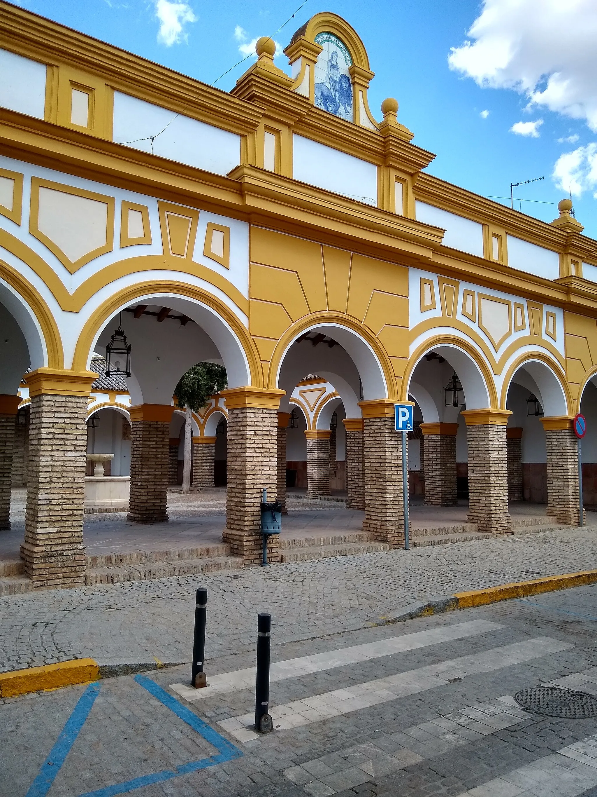 Photo showing: Plaza de Andalucía. La Puebla de Cazalla, provincia de Sevilla, Andalucía, España.