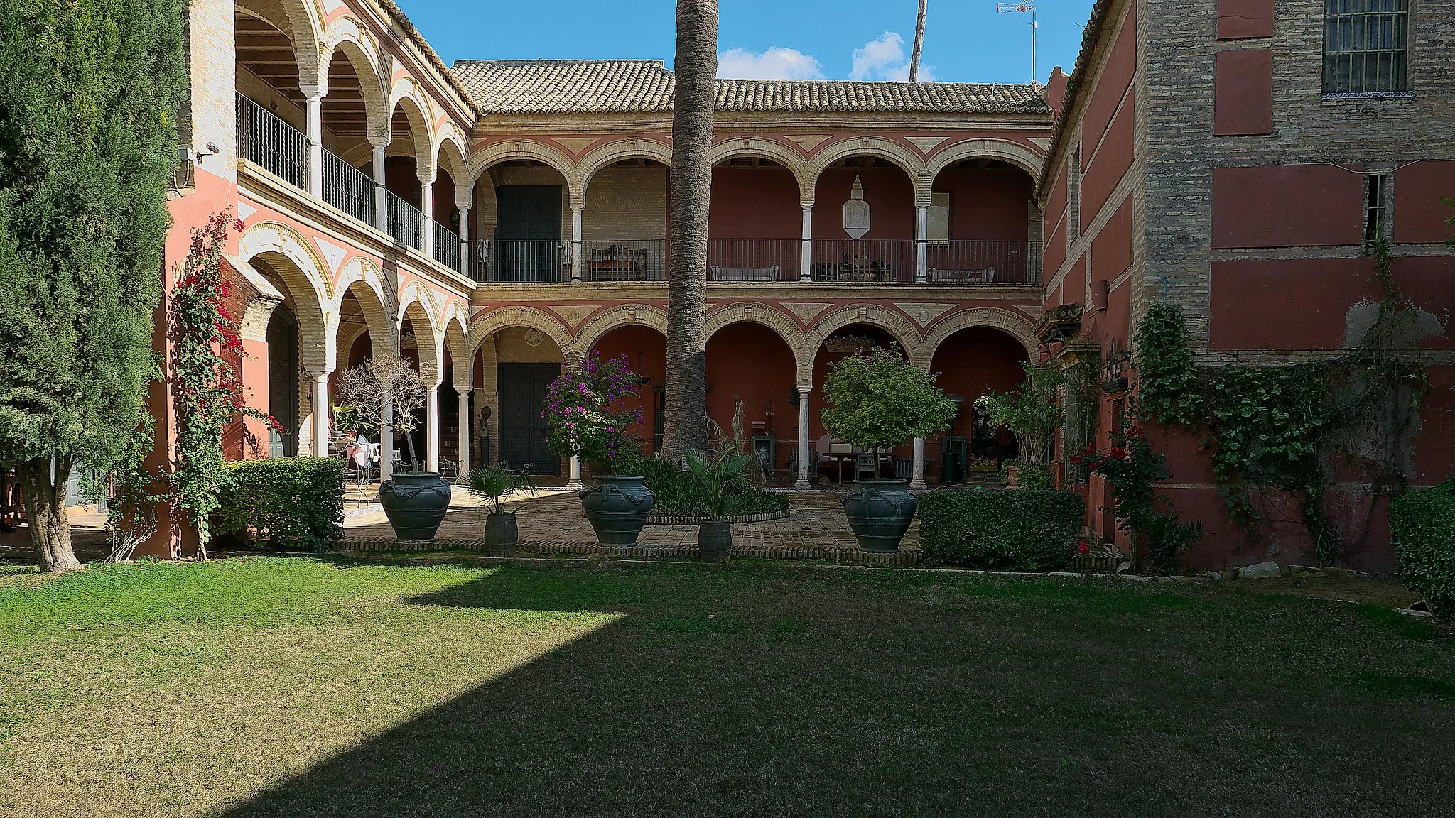 Photo showing: Arquitectura del siglo XVII en Marchena. Lorenzo Coullaut Valera compra esta casa a los herederos de la familia Montiel (1917).