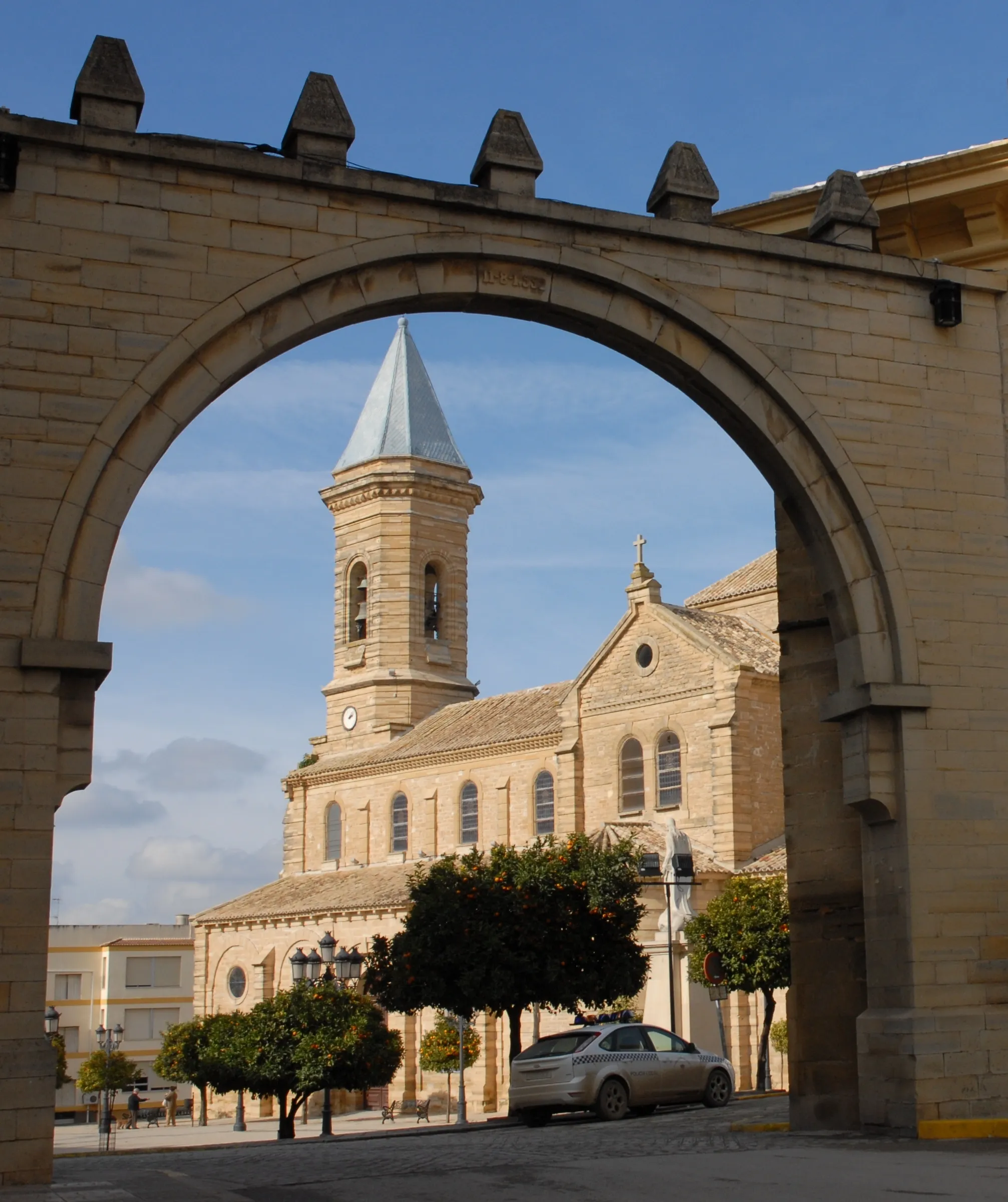 Photo showing: Arc, Place of Andalusia and Church of Our Lady of the Elevation at Porcuna, Spain