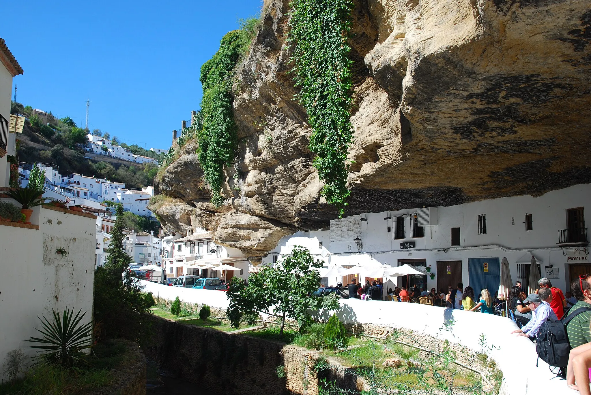 Photo showing: Vista de la localidad de Setenil de las Bodegas, en la provincia de Cádiz (España)