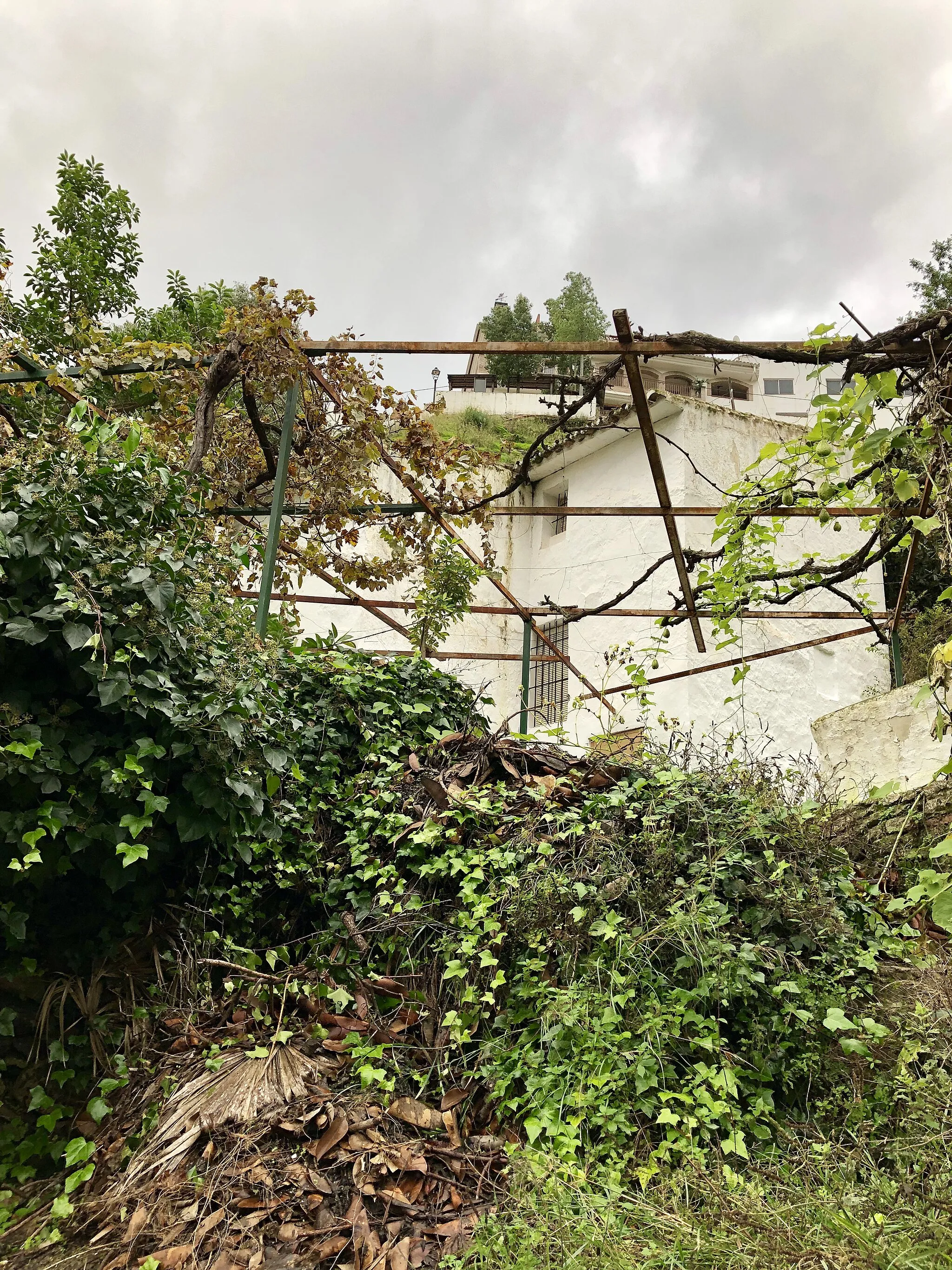 Photo showing: Vivienda edificada sobre el antiguo molino de Sebastián Gamboa, junto al río de los Horcajos. Tolox (Málaga, Andalucía, España),