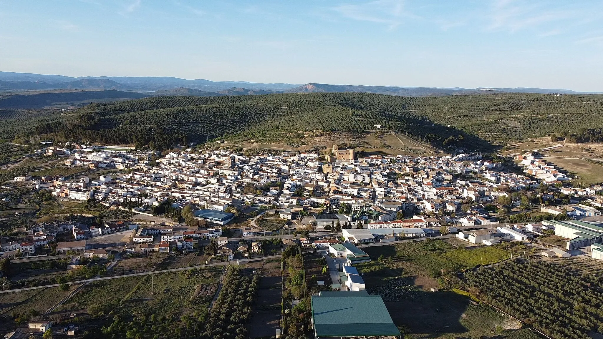 Photo showing: General view of the village of Canena (Jaén, Spain). Taken with a drone Mavic Mini 2 SE