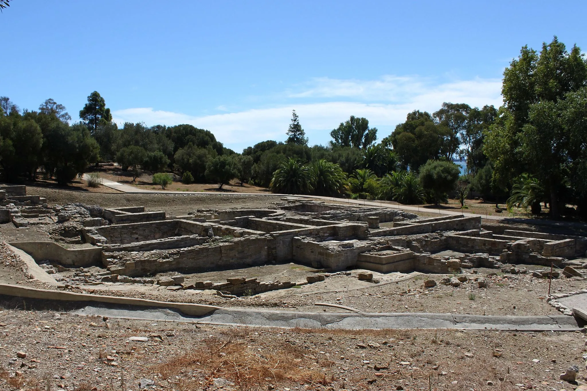 Photo showing: Estructuras visibles de las Termas del yacimiento romano de Carteia. San Roque, Andalucía, España.