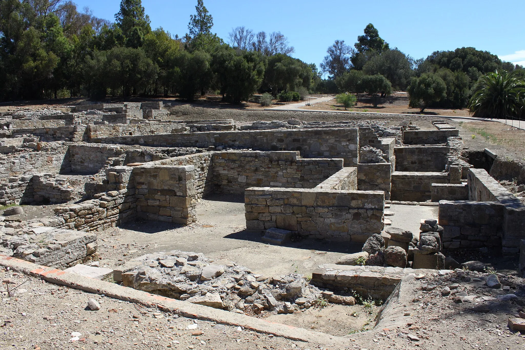 Photo showing: Estructuras visibles de las Termas del yacimiento romano de Carteia. San Roque, Andalucía, España.