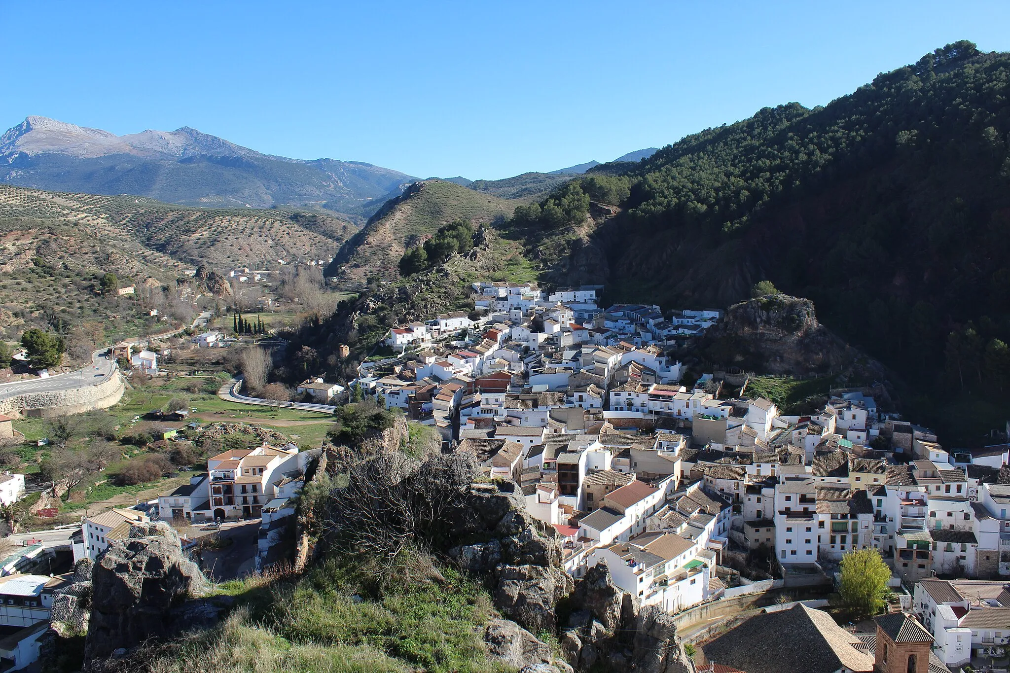 Photo showing: Vistas desde el alcazarejo del Castillo de Cambil.