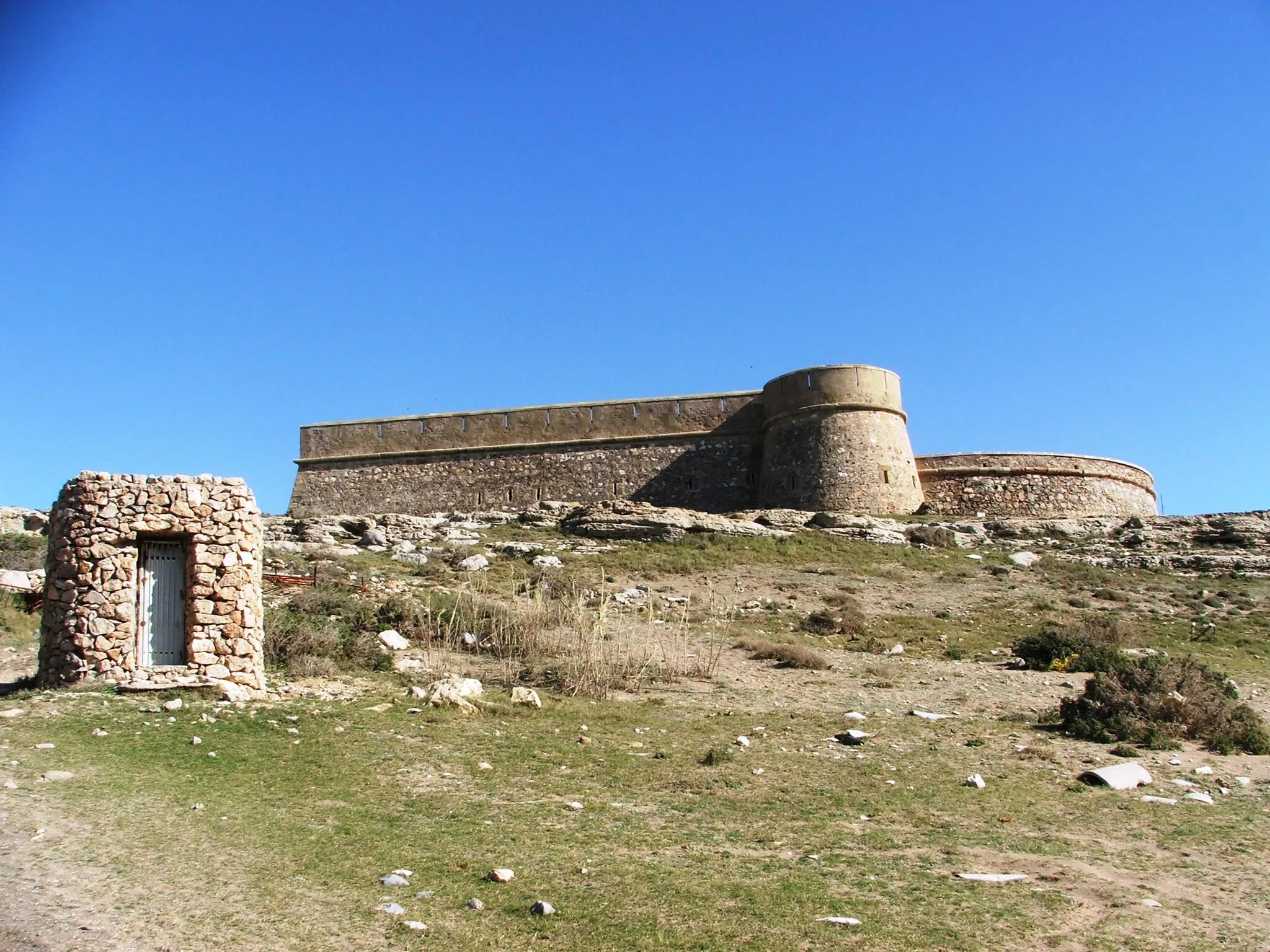 Photo showing: Fotografía del castillo de Guardias Viejas, El Ejido, Almería, Andalucía, España, desde el oeste.