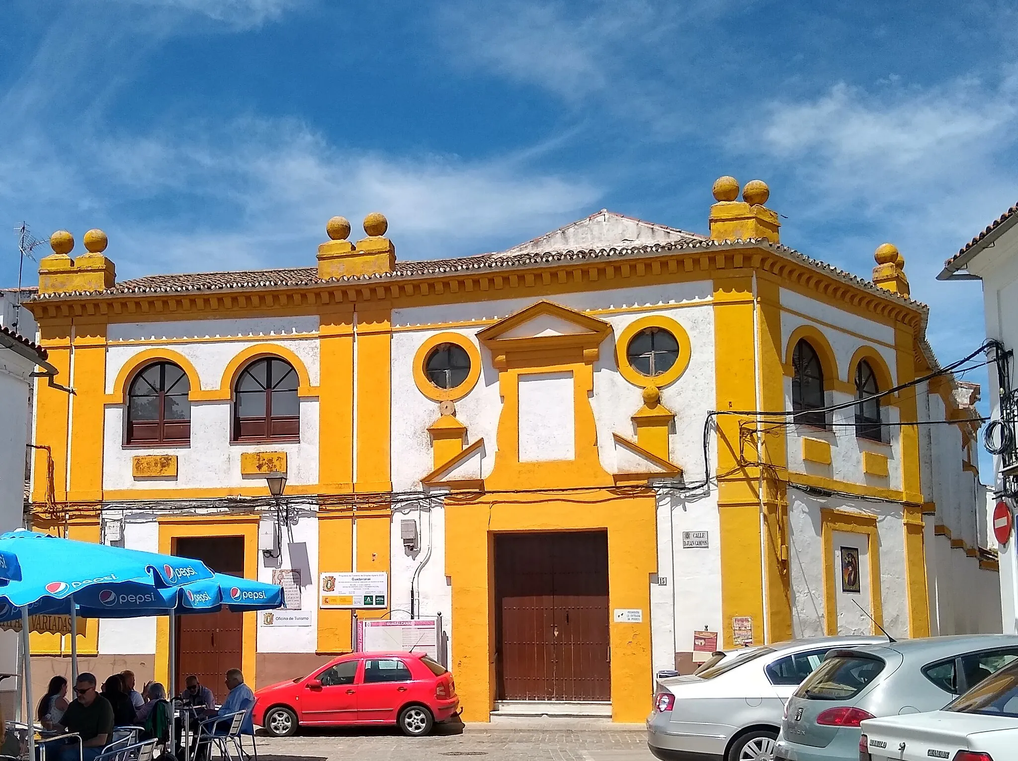 Photo showing: Antigua Iglesia de San Sebastián, que actualmente es un mercado de abastos. Guadalcanal, provincia de Sevilla, Andalucía, España.